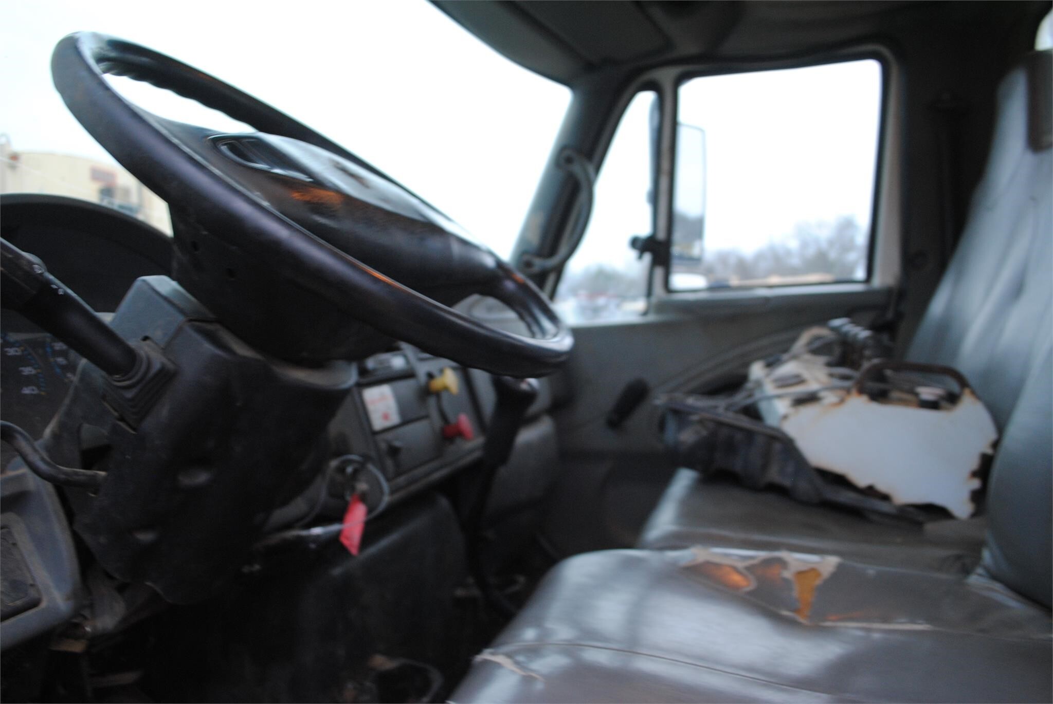 2005 Altec DM47TR Crane