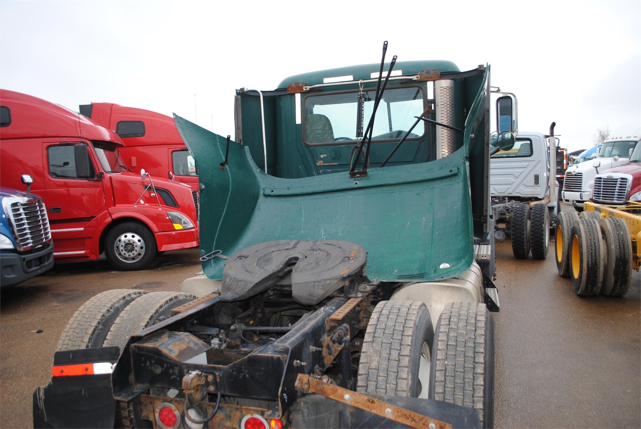 2012 Mack Pinnacle CXU612 Semi Trucks/Trailer