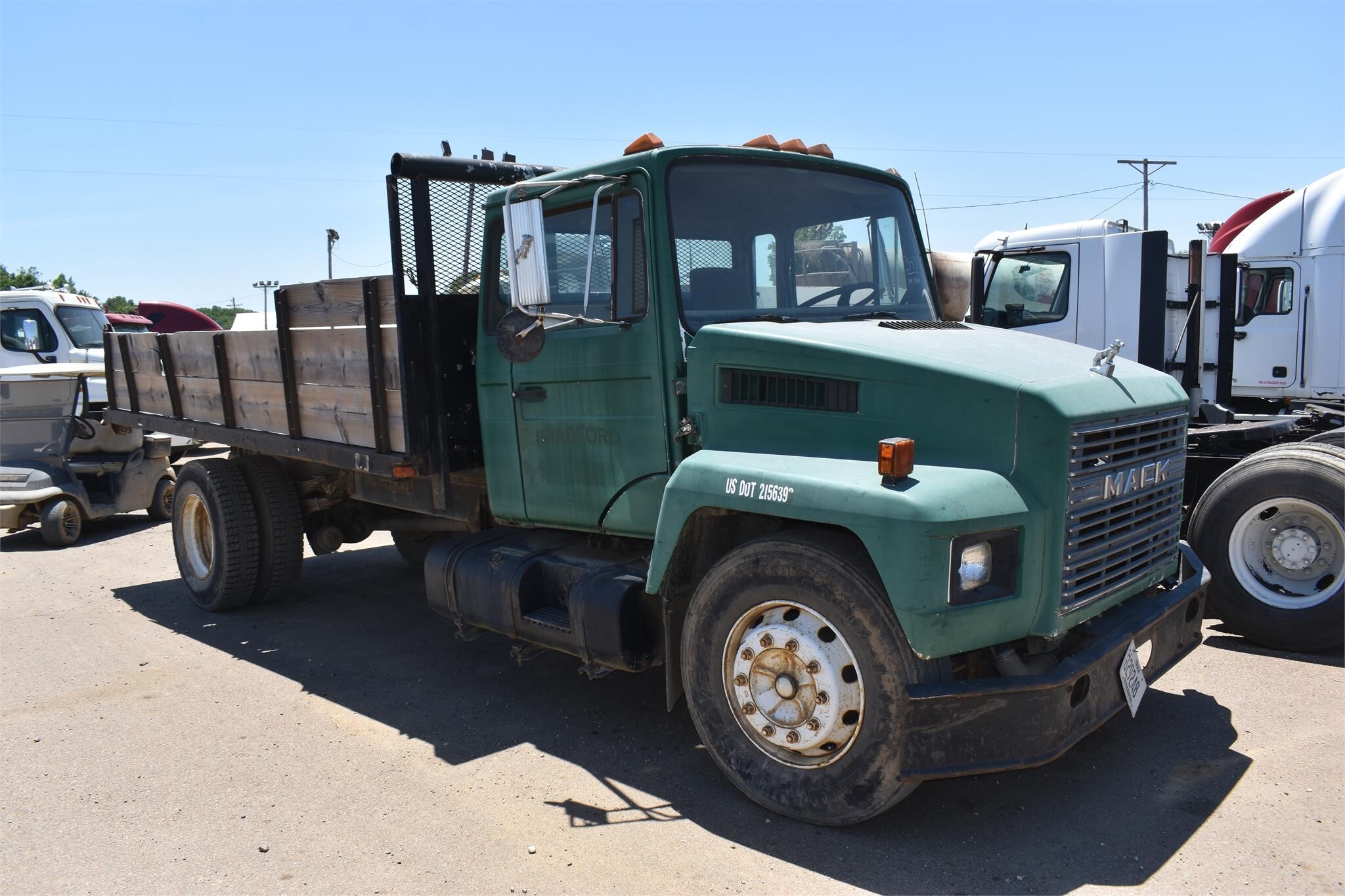 1990 Mack MIDLINER CS200 Box Trucks/Trailer