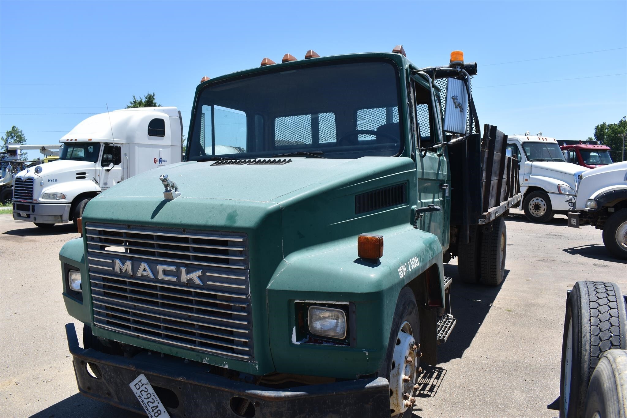 1990 Mack MIDLINER CS200 Box Trucks/Trailer