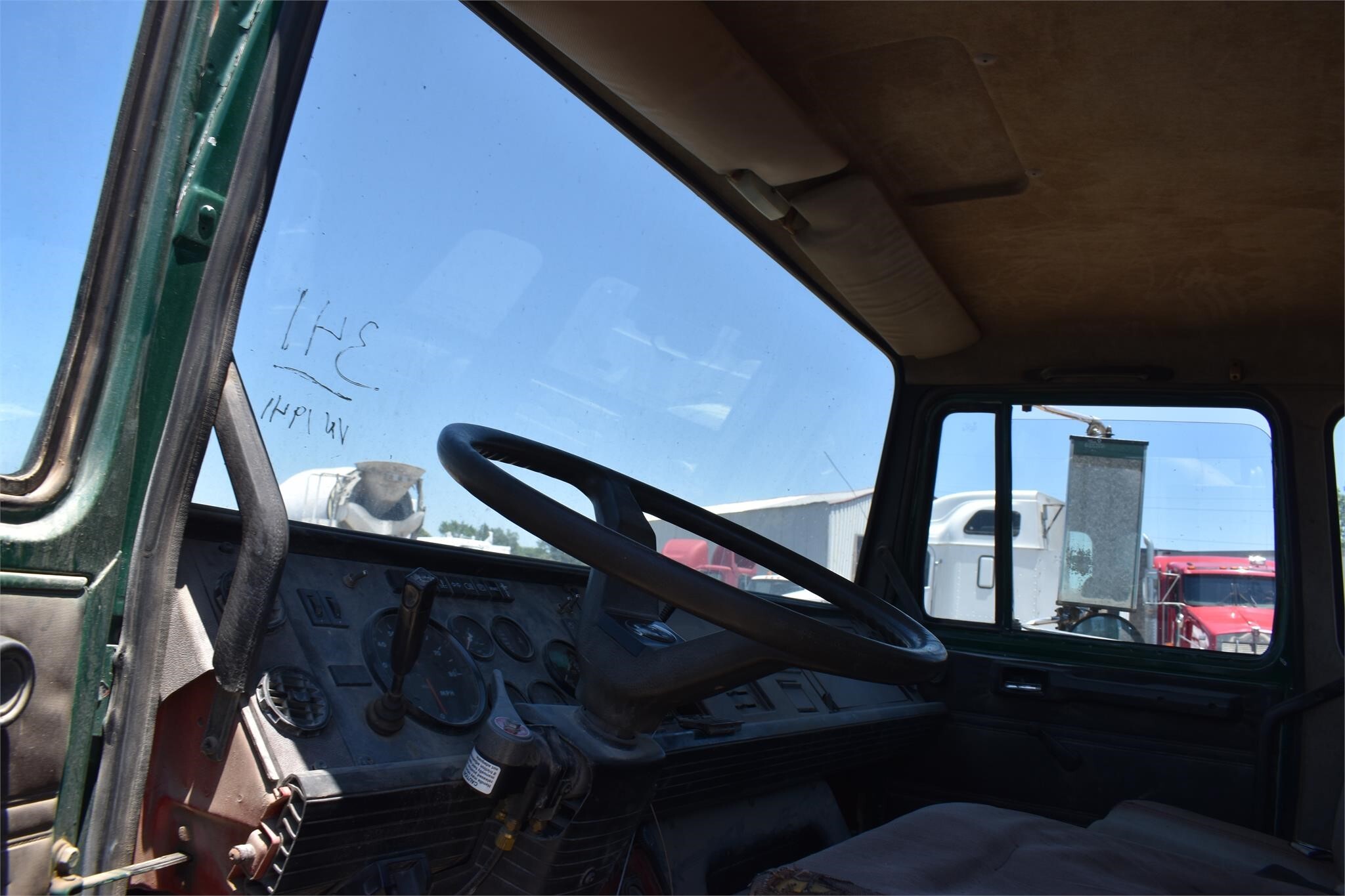 1990 Mack MIDLINER CS200 Box Trucks/Trailer