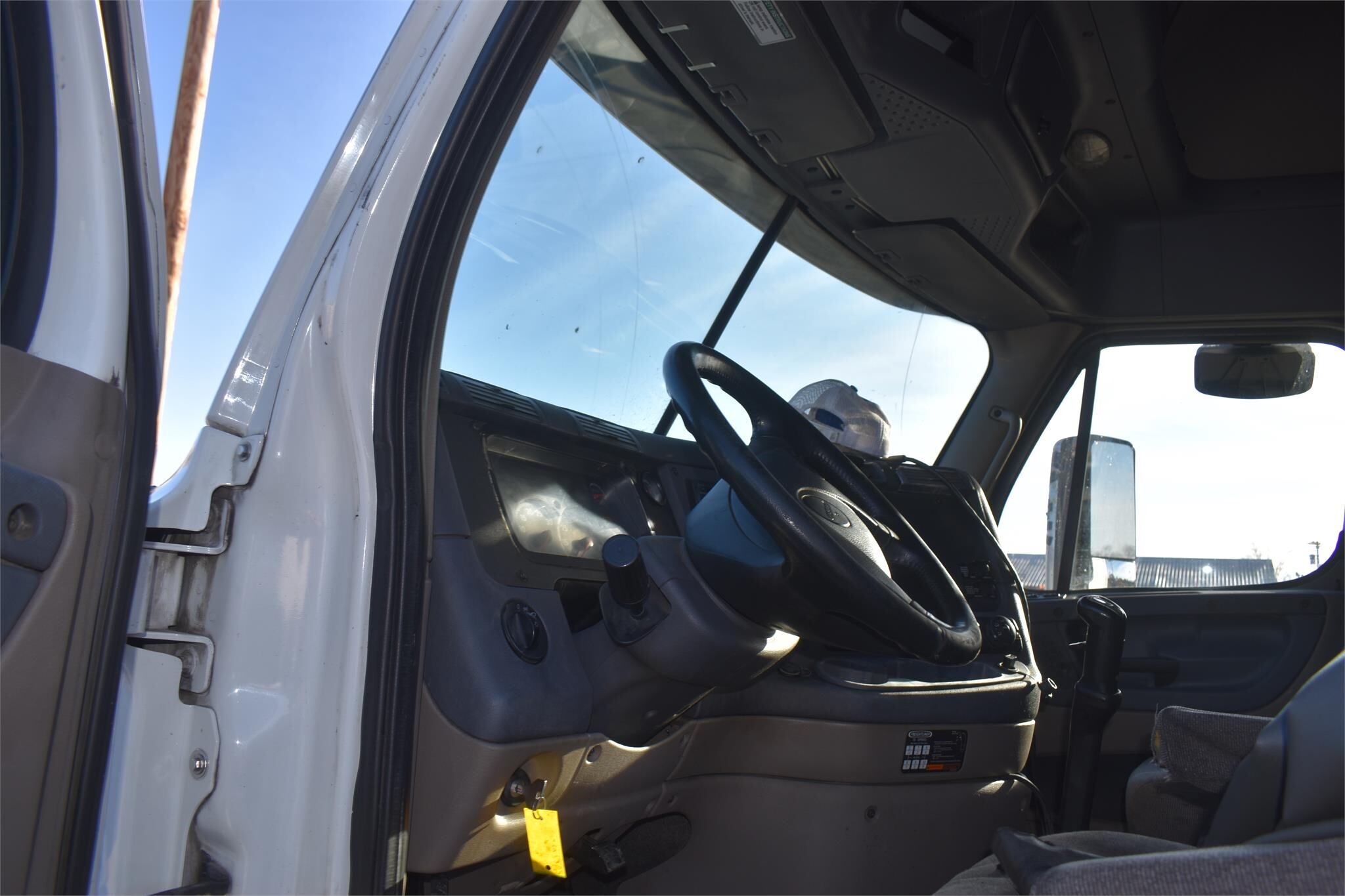 2016 Freightliner Cascadia 125 Semi Trucks/Trailer