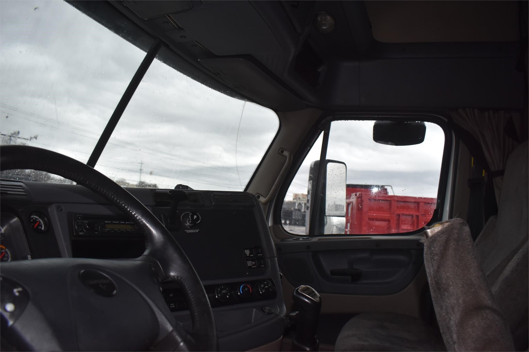 2016 Freightliner Cascadia 125 Semi Trucks/Trailer