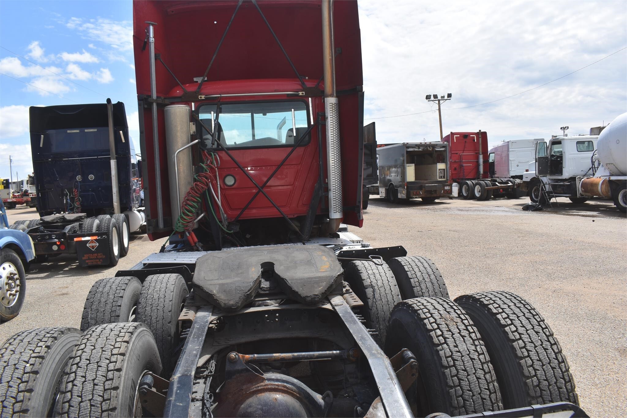 2013 Mack PINNACLE CXU613 Semi Trucks/Trailer