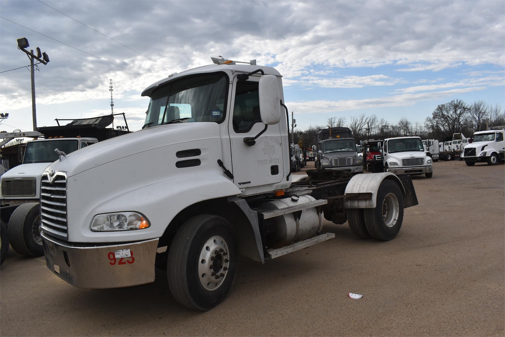 2005 Mack VISION CXN612 Semi Trucks/Trailer