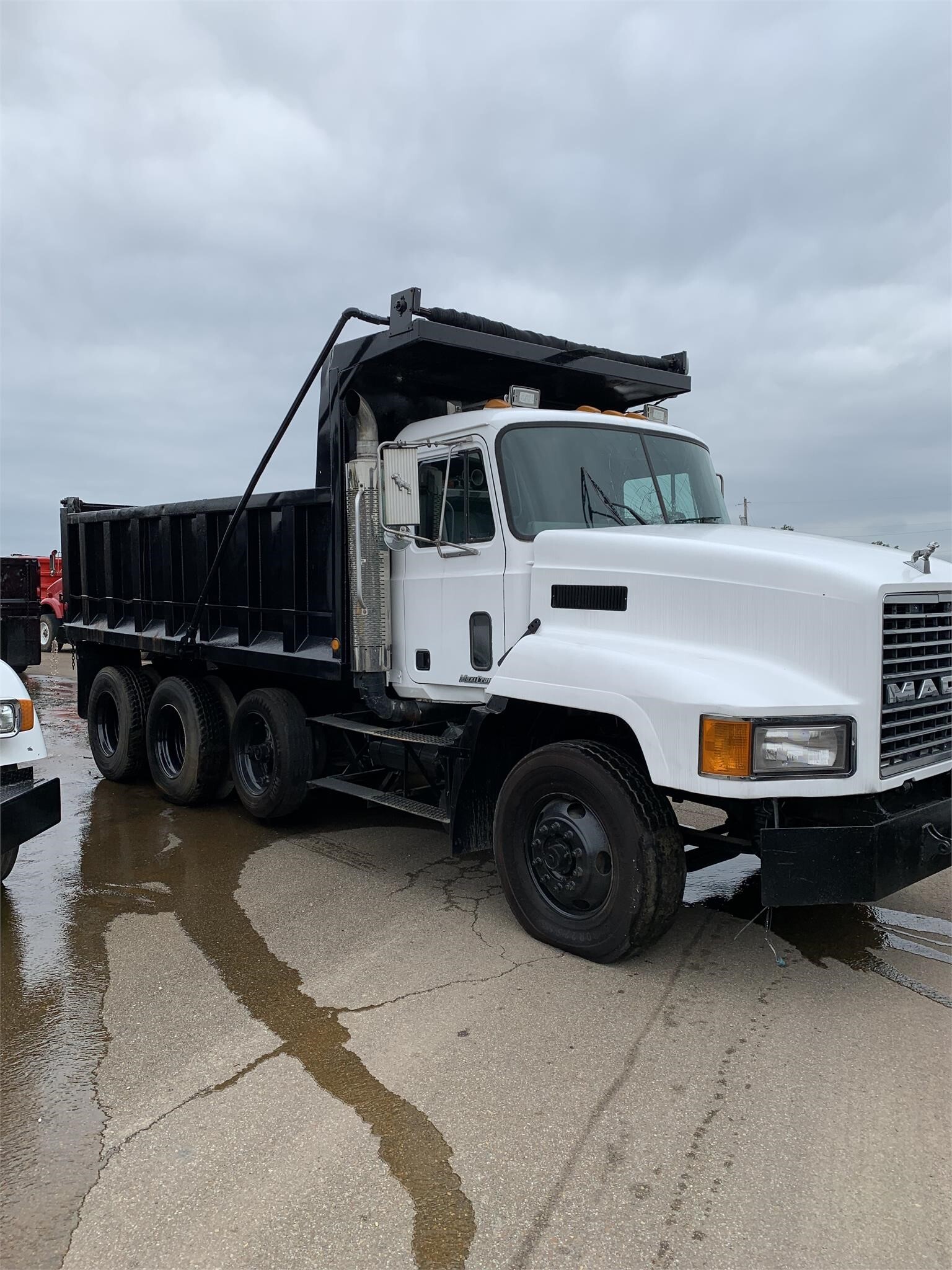 1998 Mack CH613 Semi Trucks/Trailer