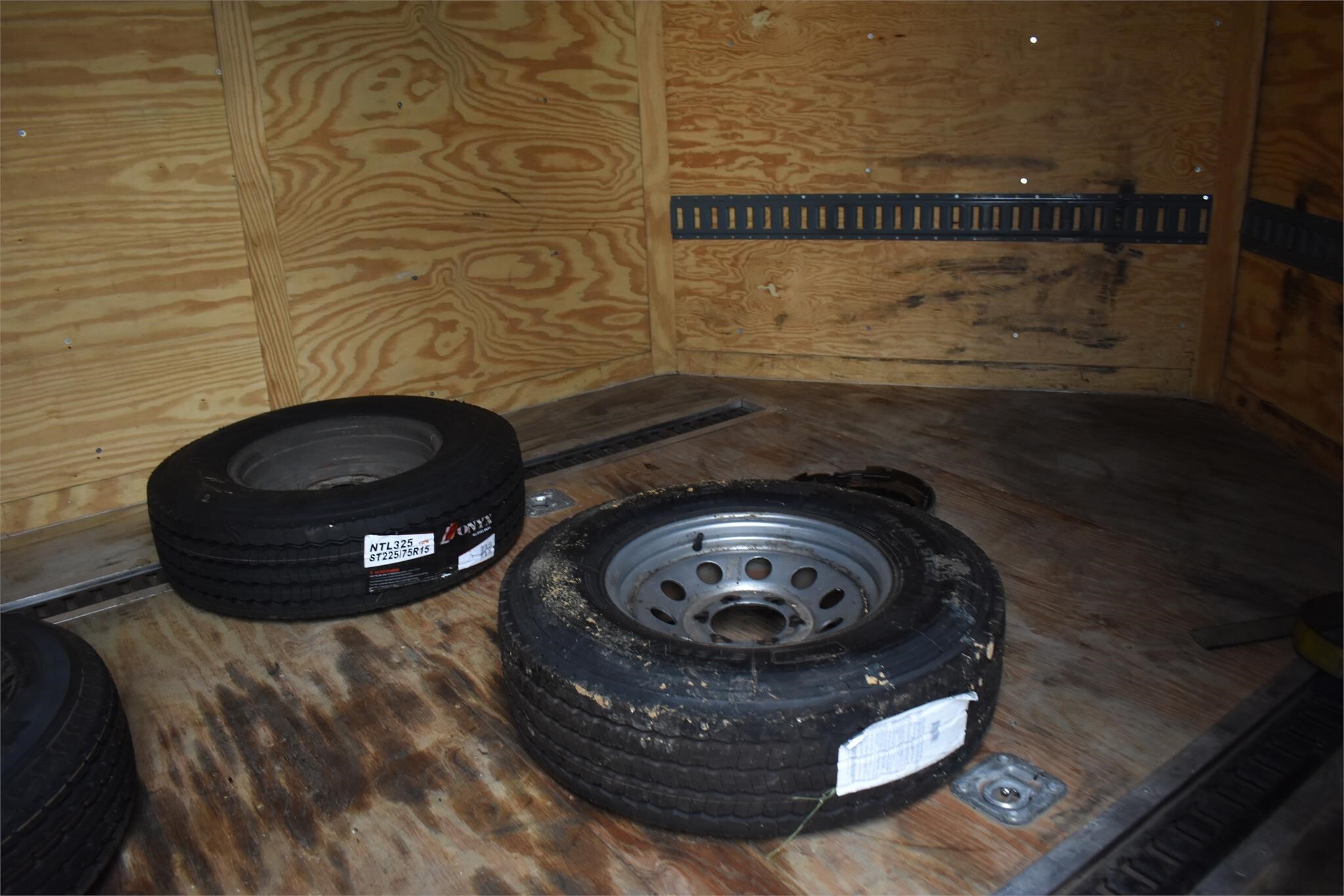 2018 Freedom 36 FT CAR HAULER Box Trucks/Trailer