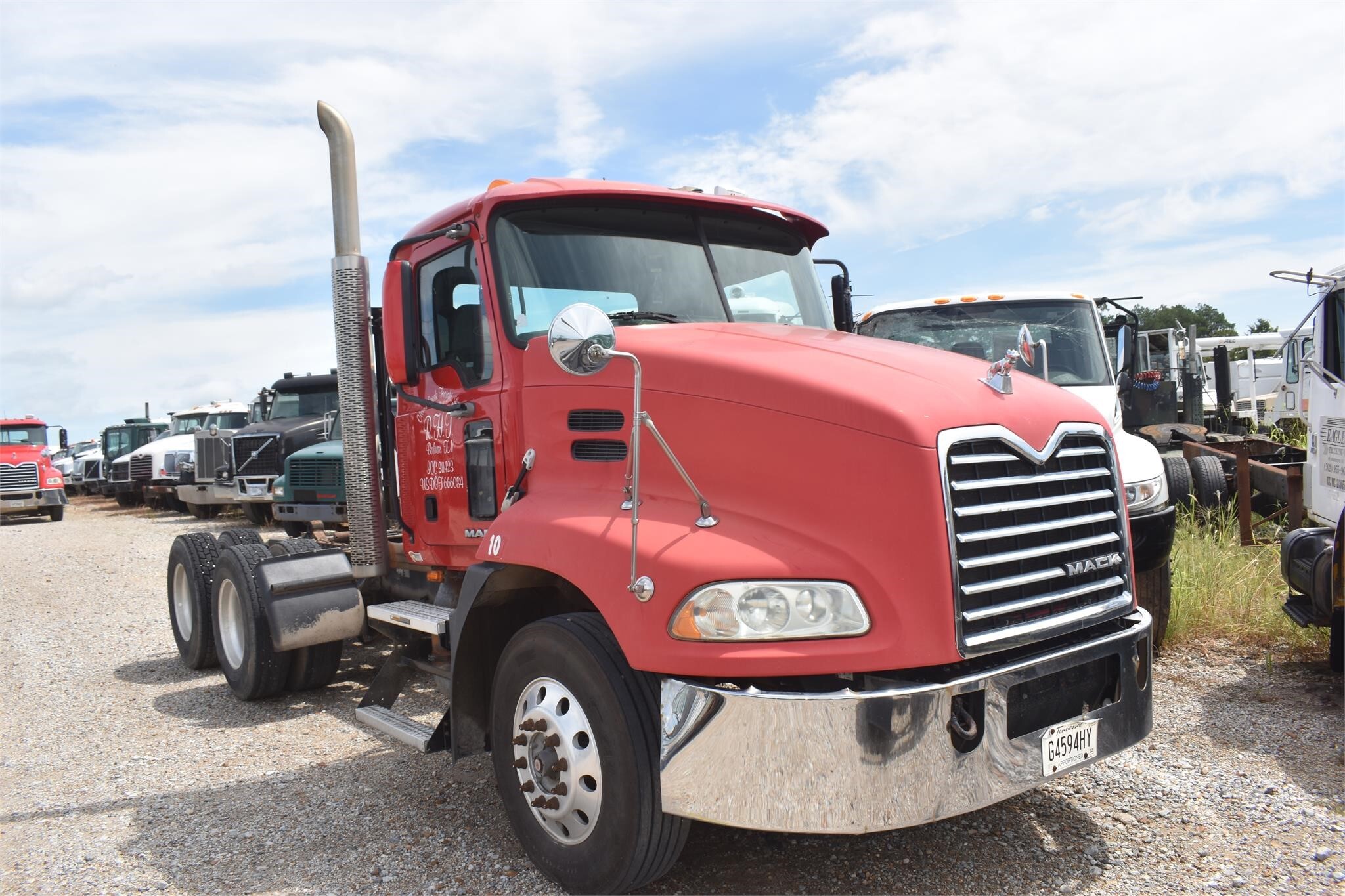 2010 Mack PINNACLE CXU613 Semi Trucks/Trailer