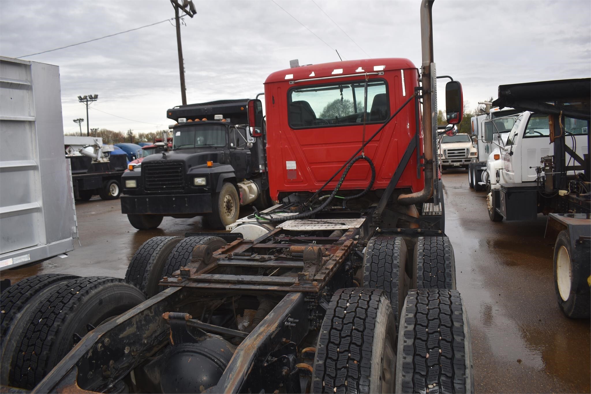 2010 Mack PINNACLE CXU613 Semi Trucks/Trailer