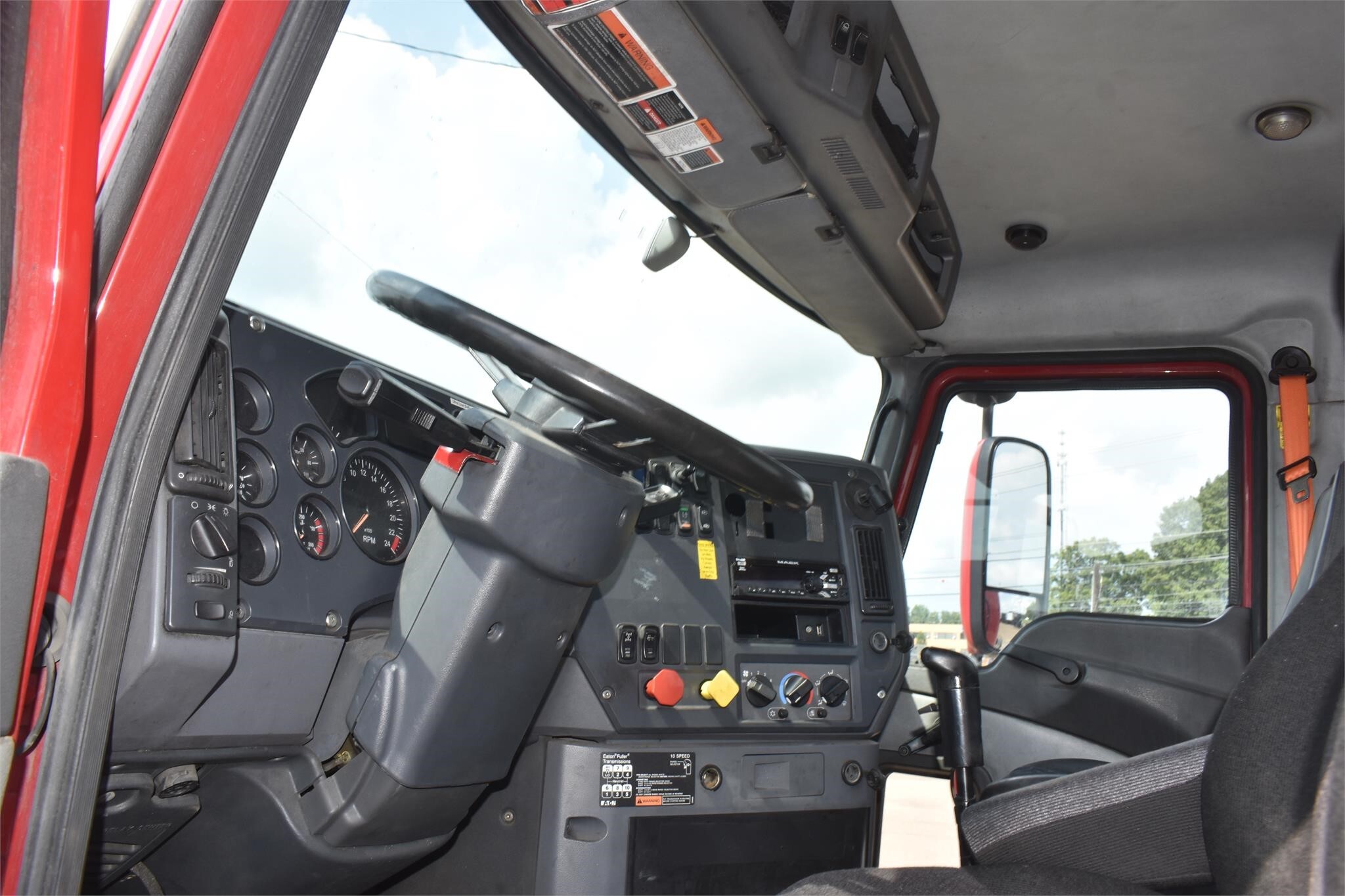 2014 Mack PINNACLE CXU613 Semi Trucks/Trailer