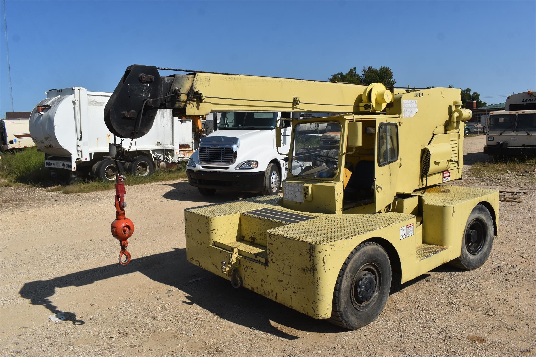 1980 JLG 886D Crane