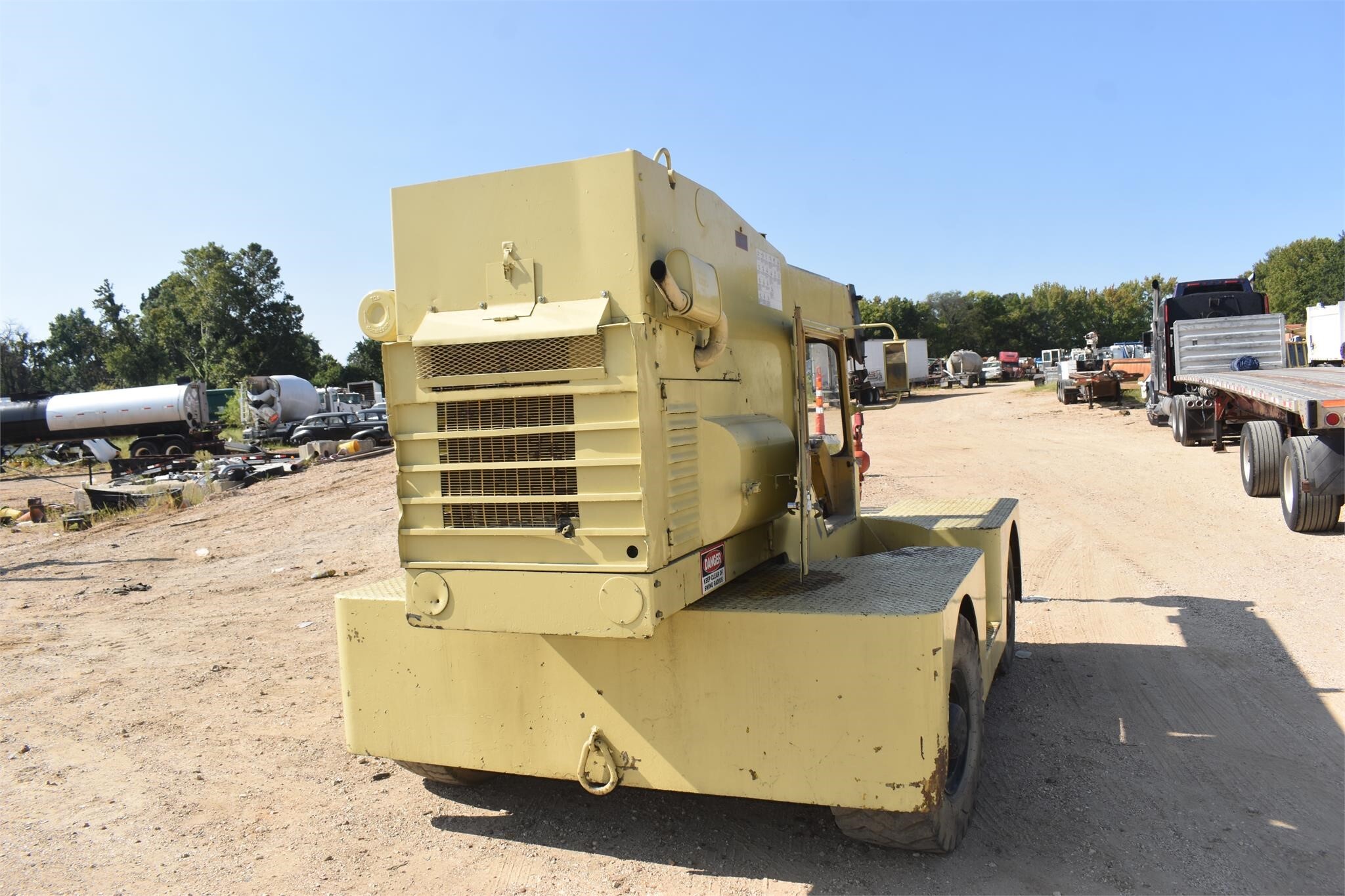 1980 JLG 886D Crane