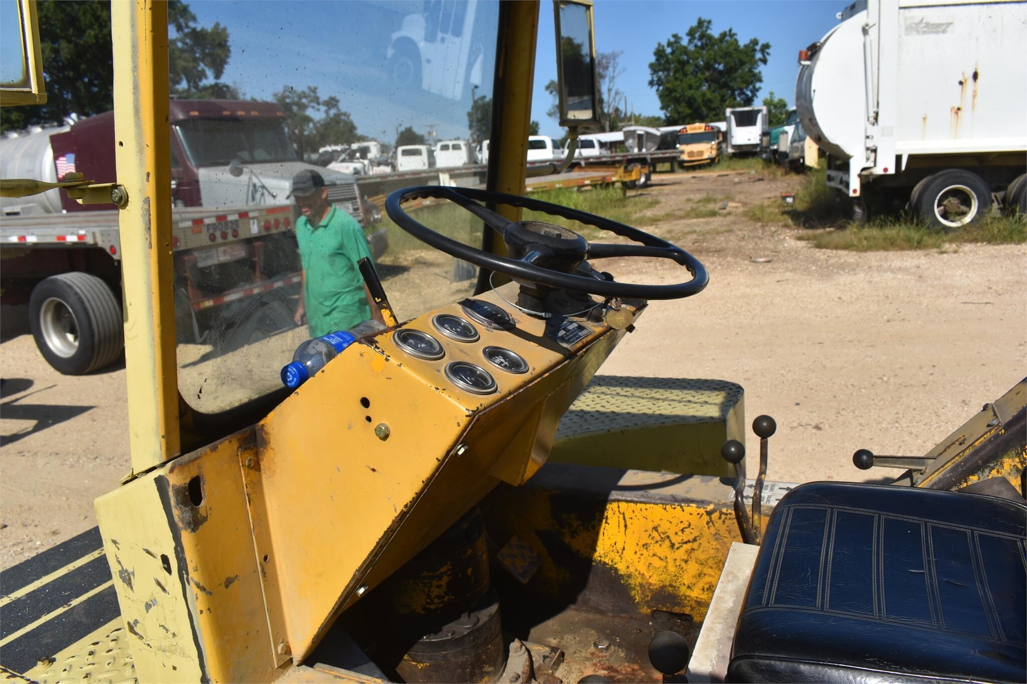 1980 JLG 886D Crane