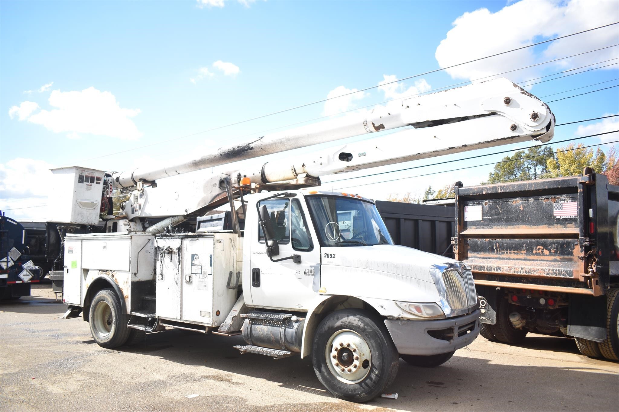 2005 Altec AA755L Crane