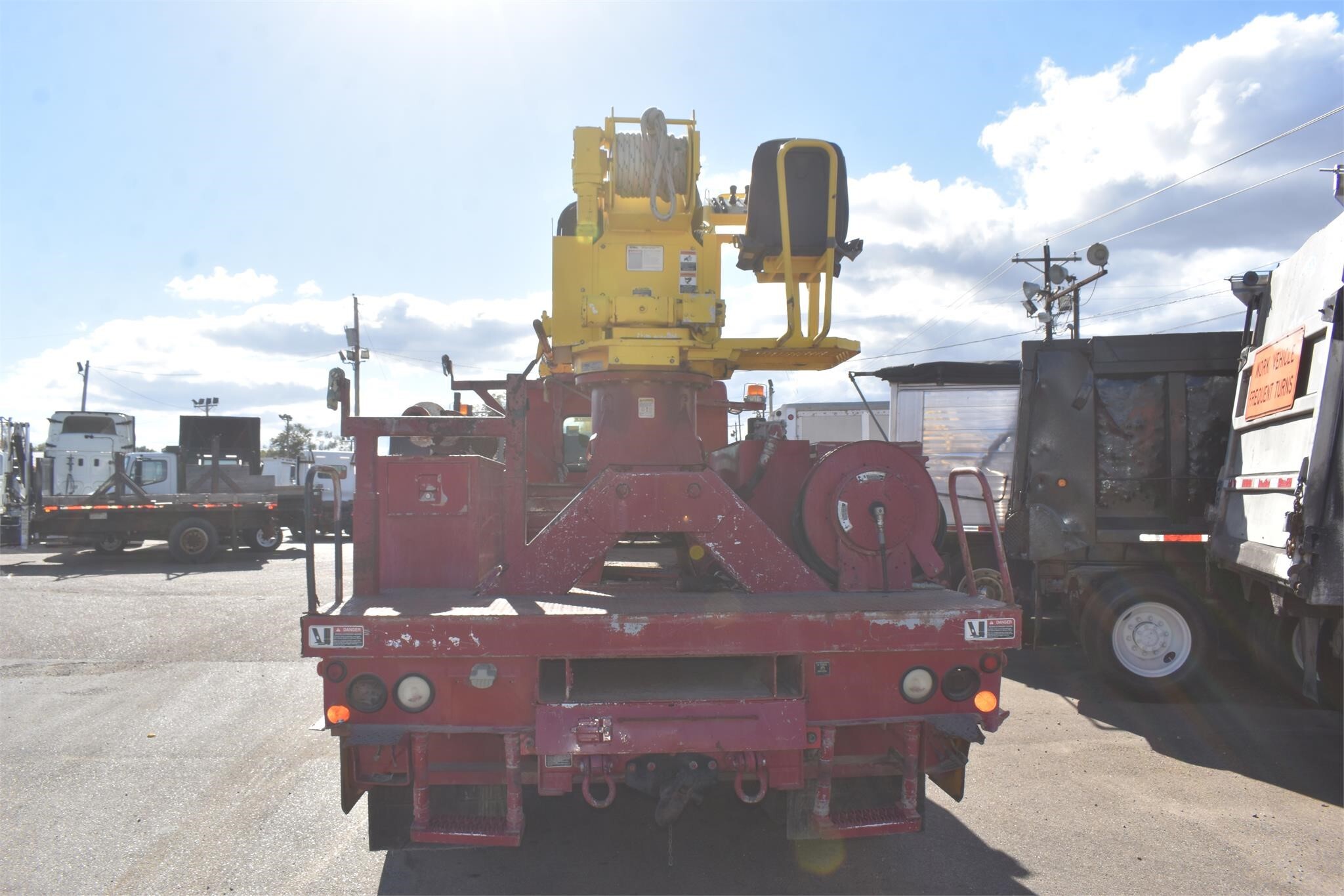 2005 Altec DM47T Crane