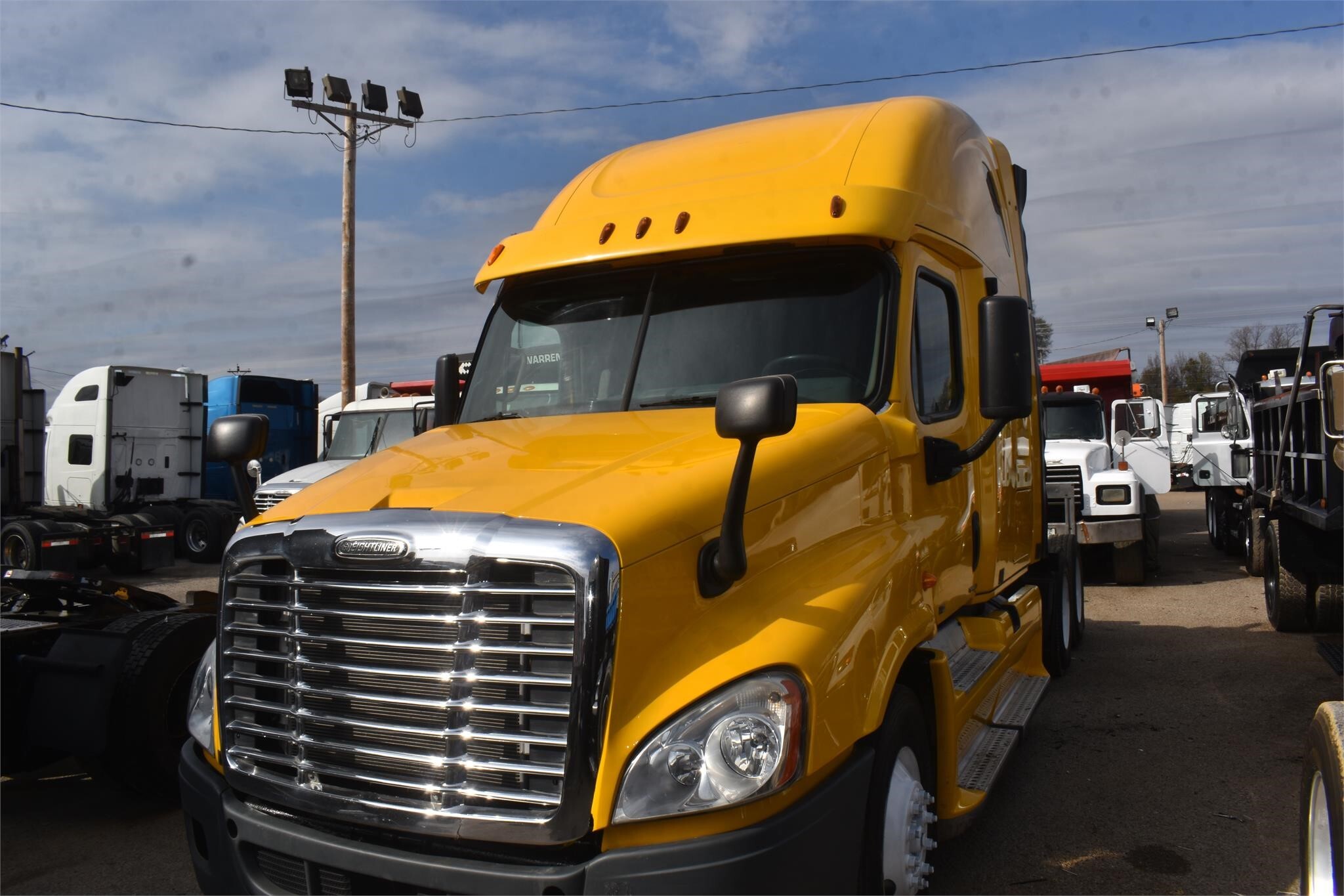 2011 Freightliner Cascadia 125 Semi Trucks/Trailer