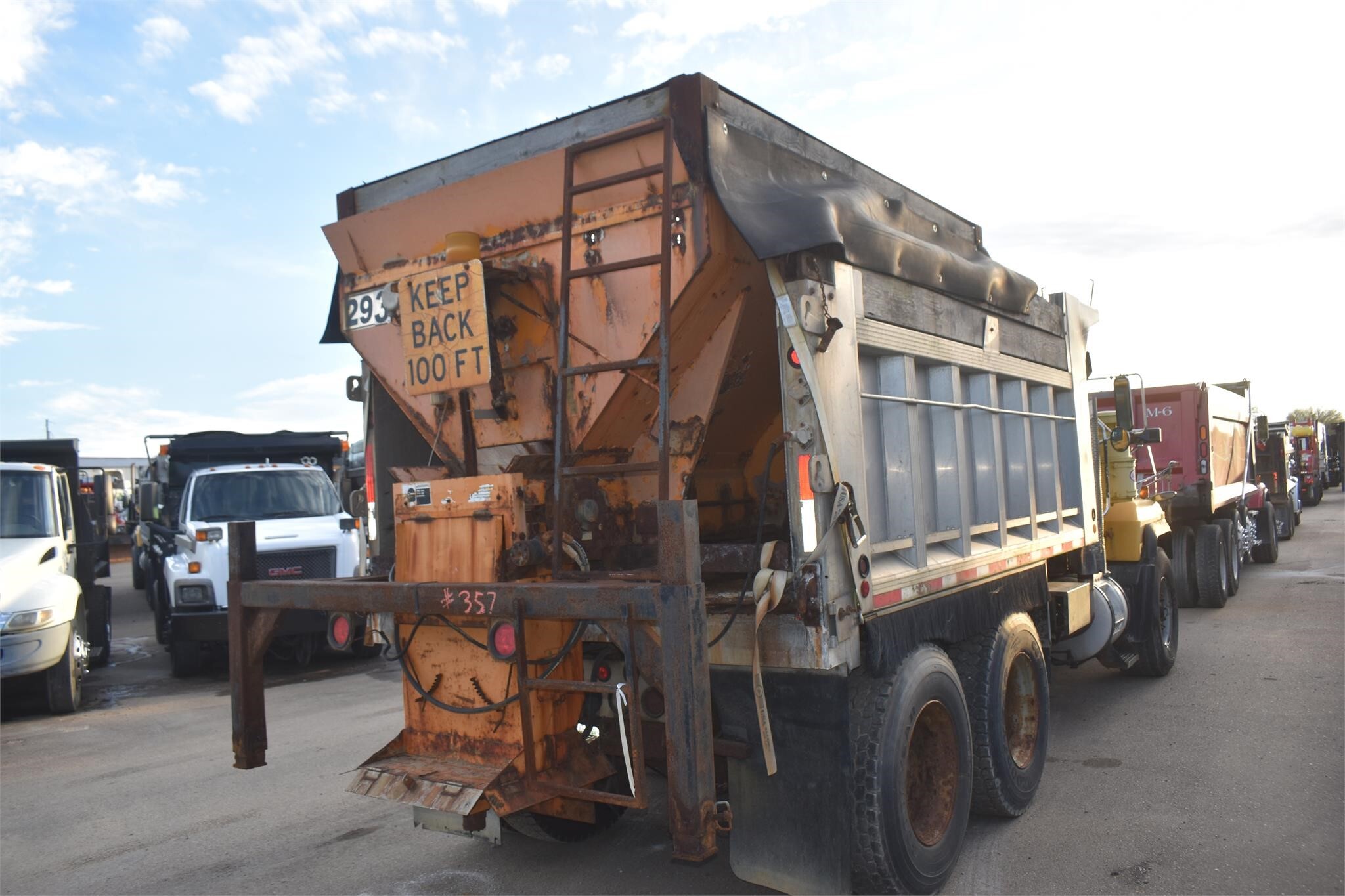 2001 Mack RD688S Semi Trucks/Trailer