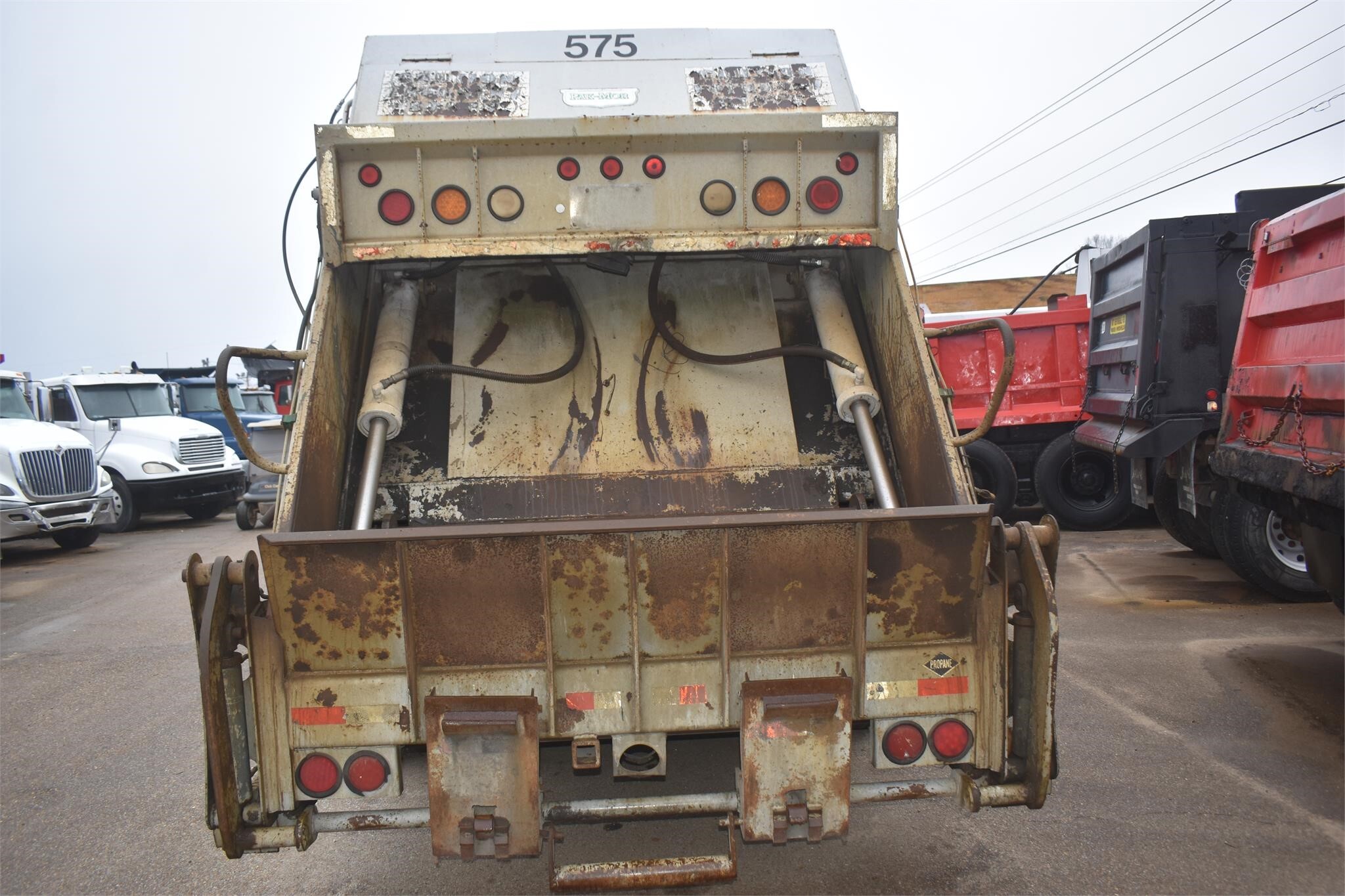 2009 Mack GU713 Semi Trucks/Trailer