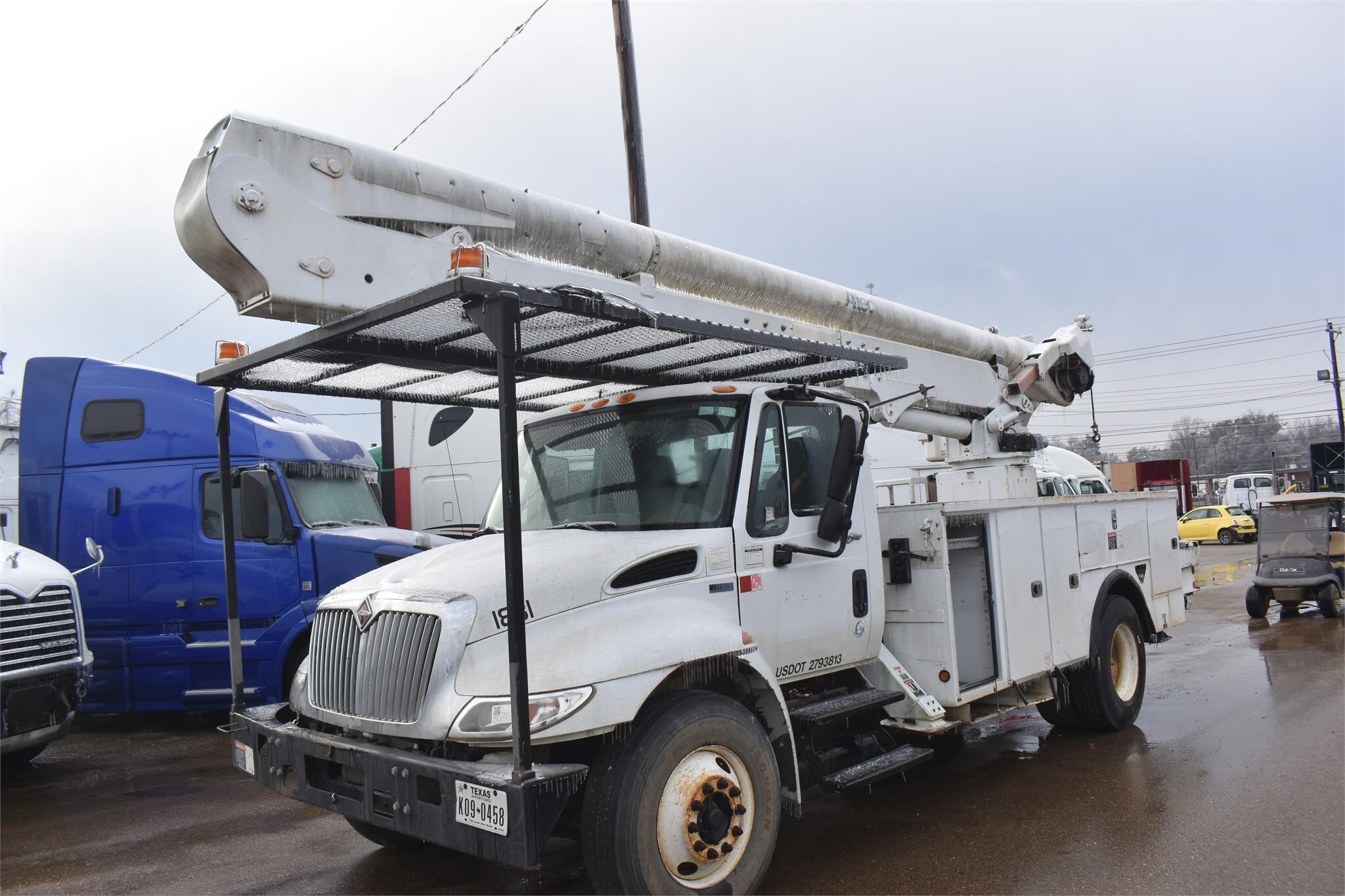 2012 Altec AA55 Crane