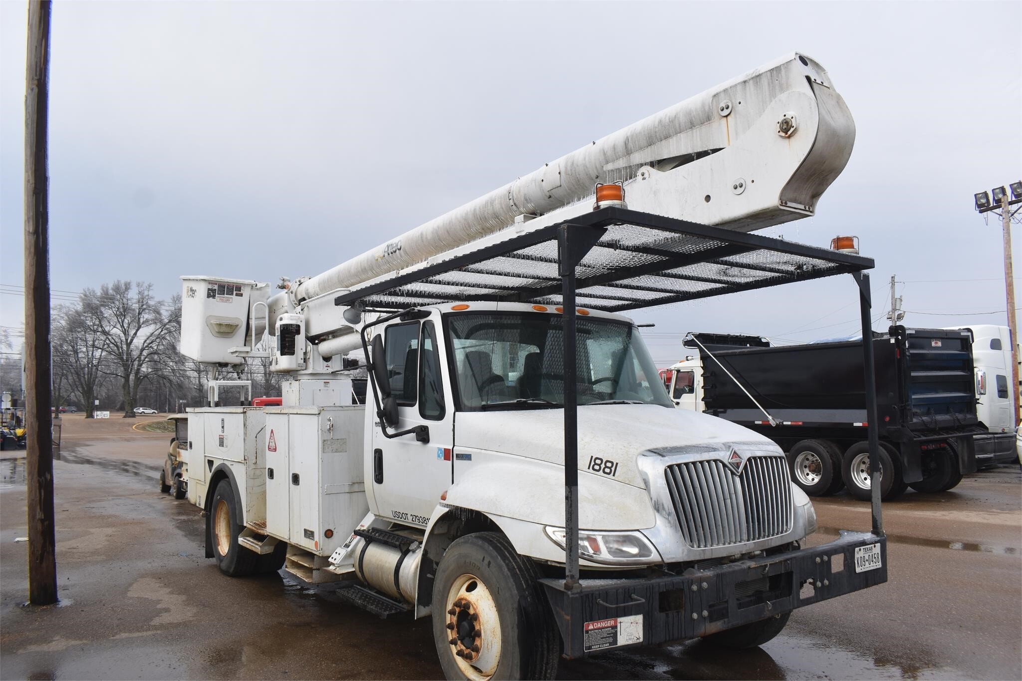 2012 Altec AA55 Crane