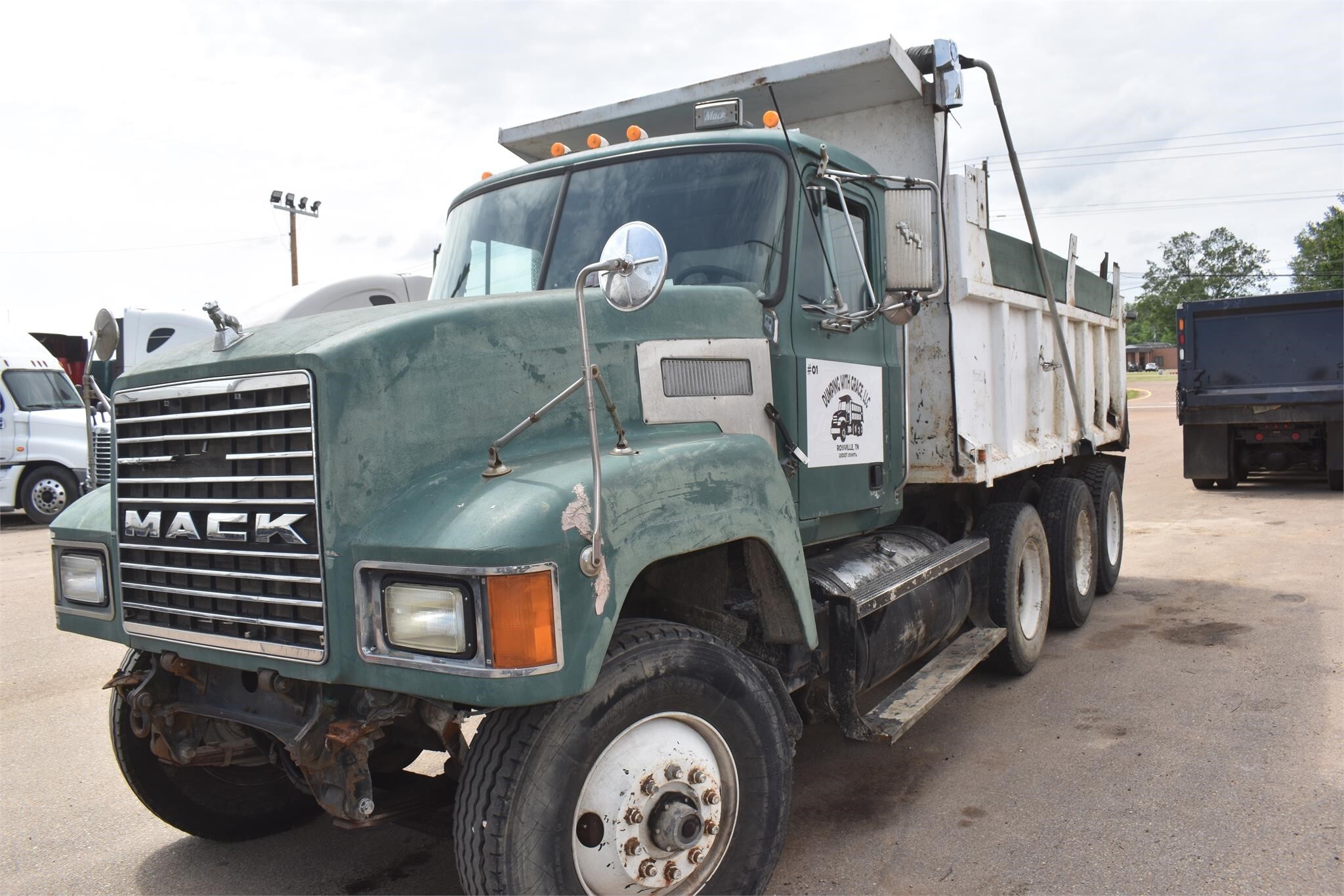 1993 Mack CH613 Semi Trucks/Trailer