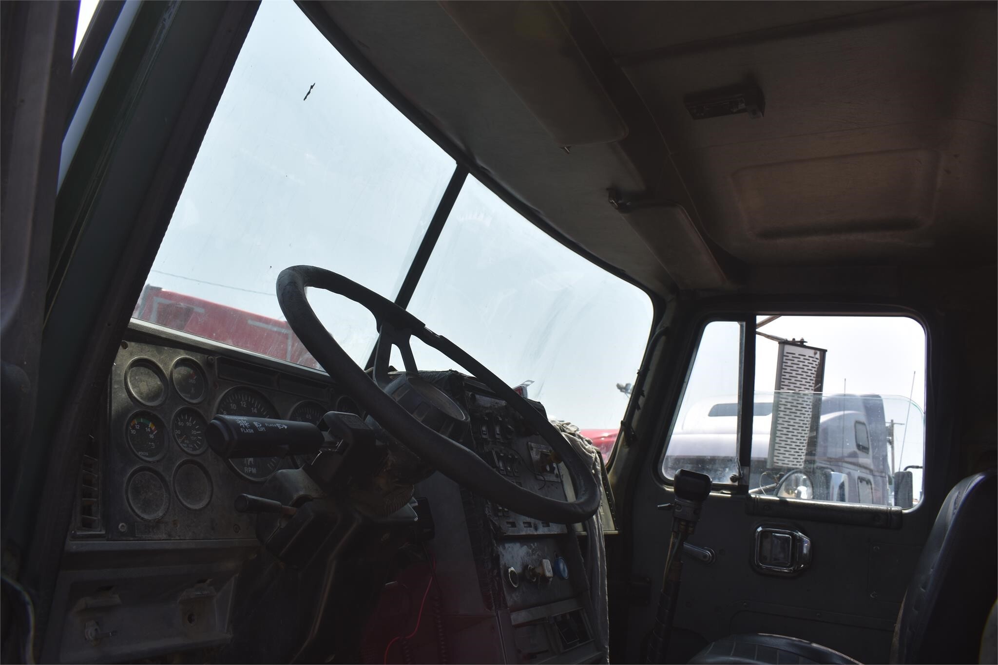 1999 Mack CH613 Semi Trucks/Trailer