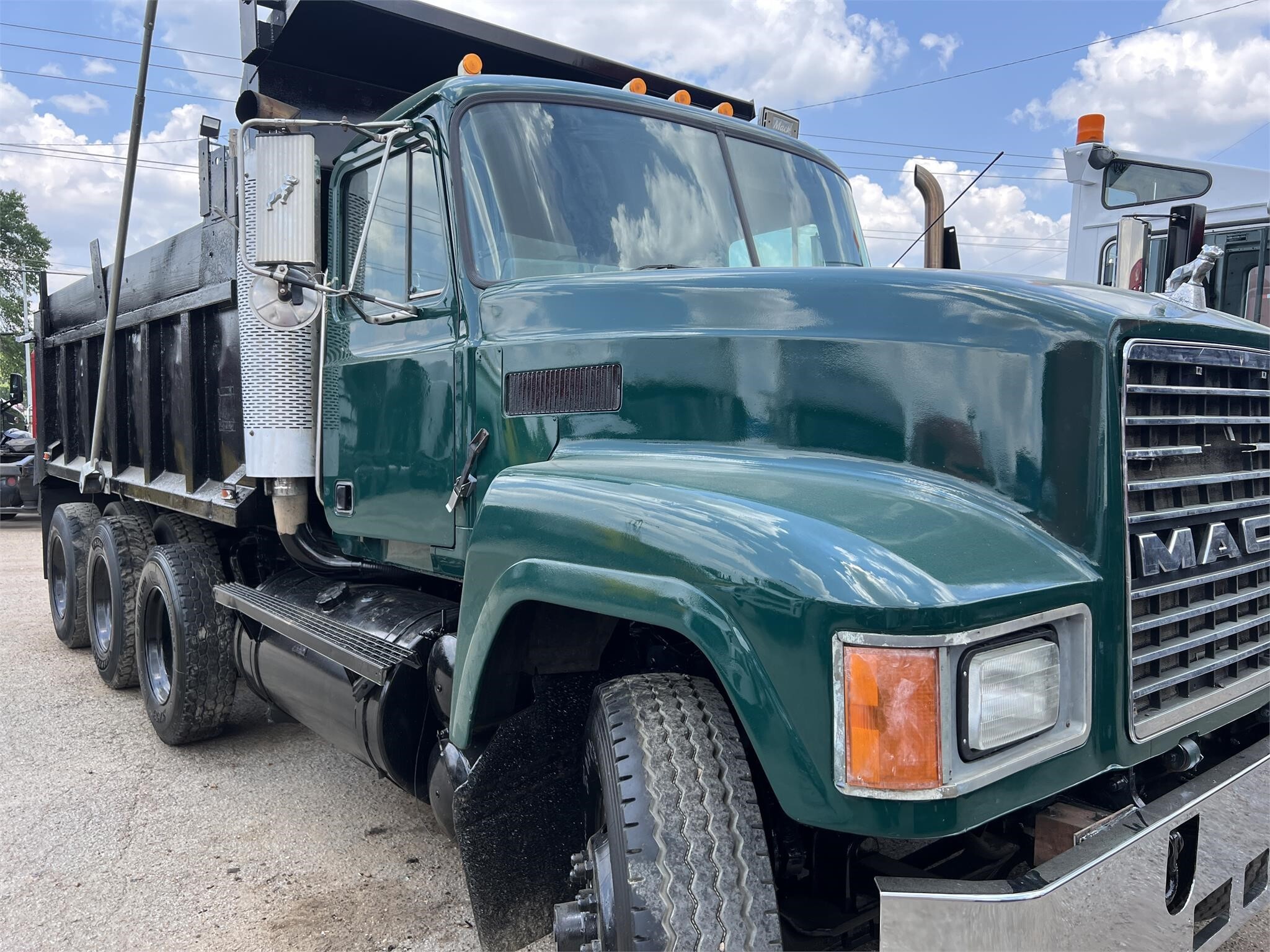 1999 Mack CH613 Semi Trucks/Trailer