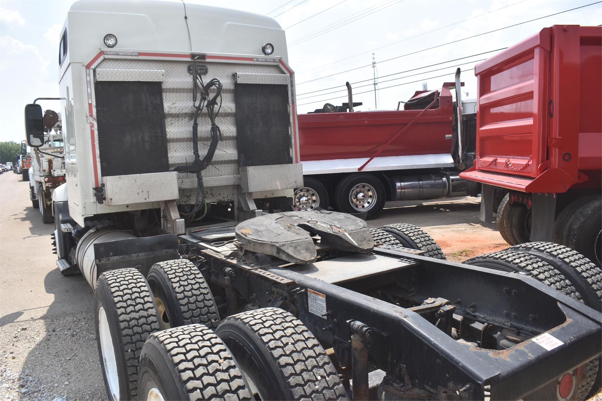 2015 Mack PINNACLE CXU613 Semi Trucks/Trailer