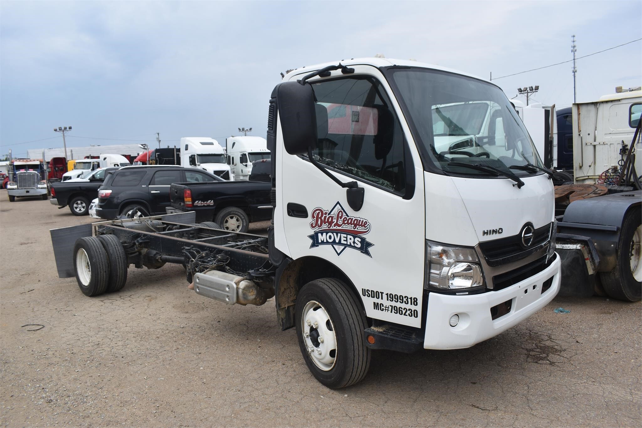2019 Hino 195 Box Trucks/Trailer
