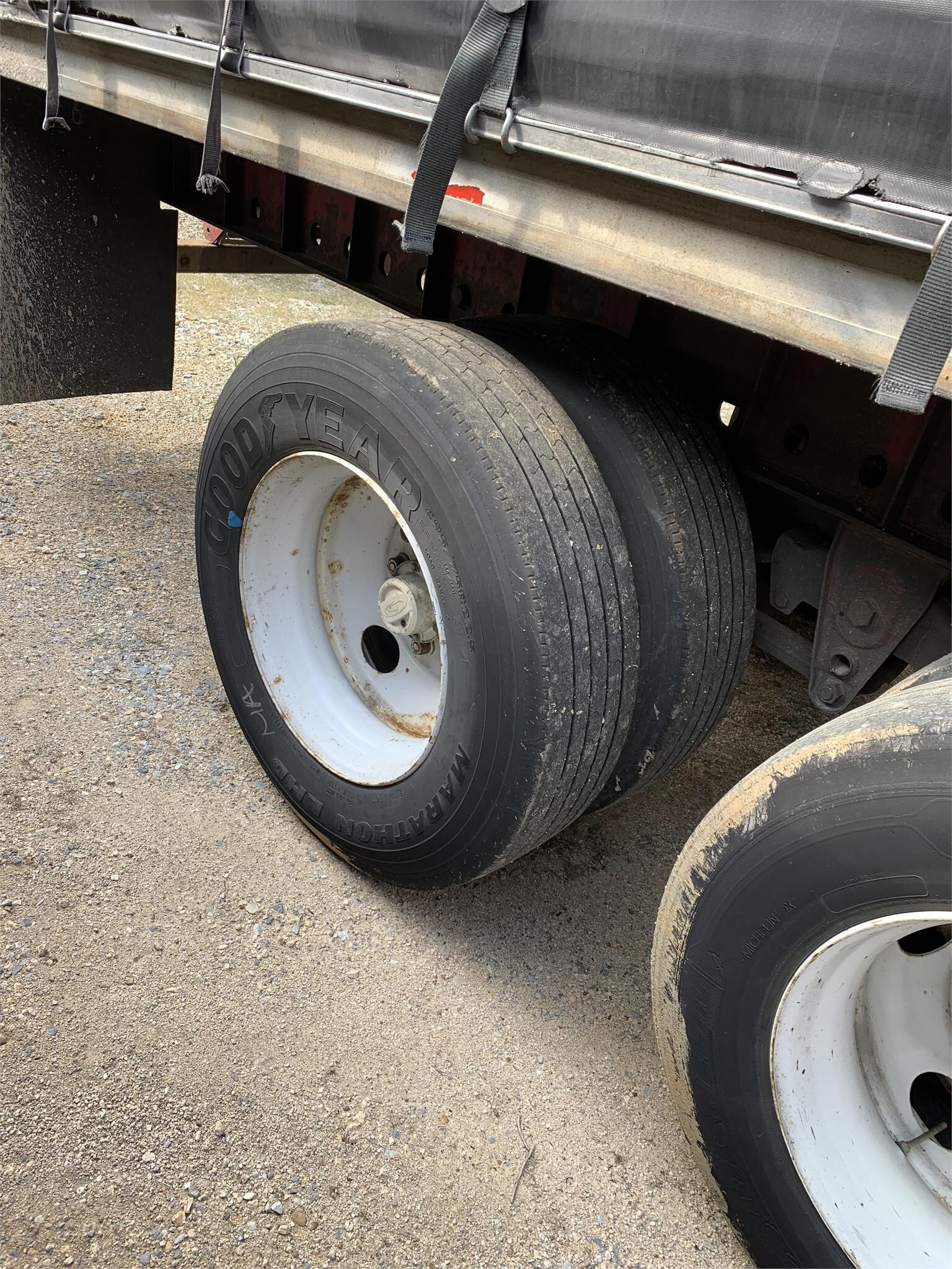 1998 NuVan 53 FT CURTAIN SIDE Box Trucks/Trailer