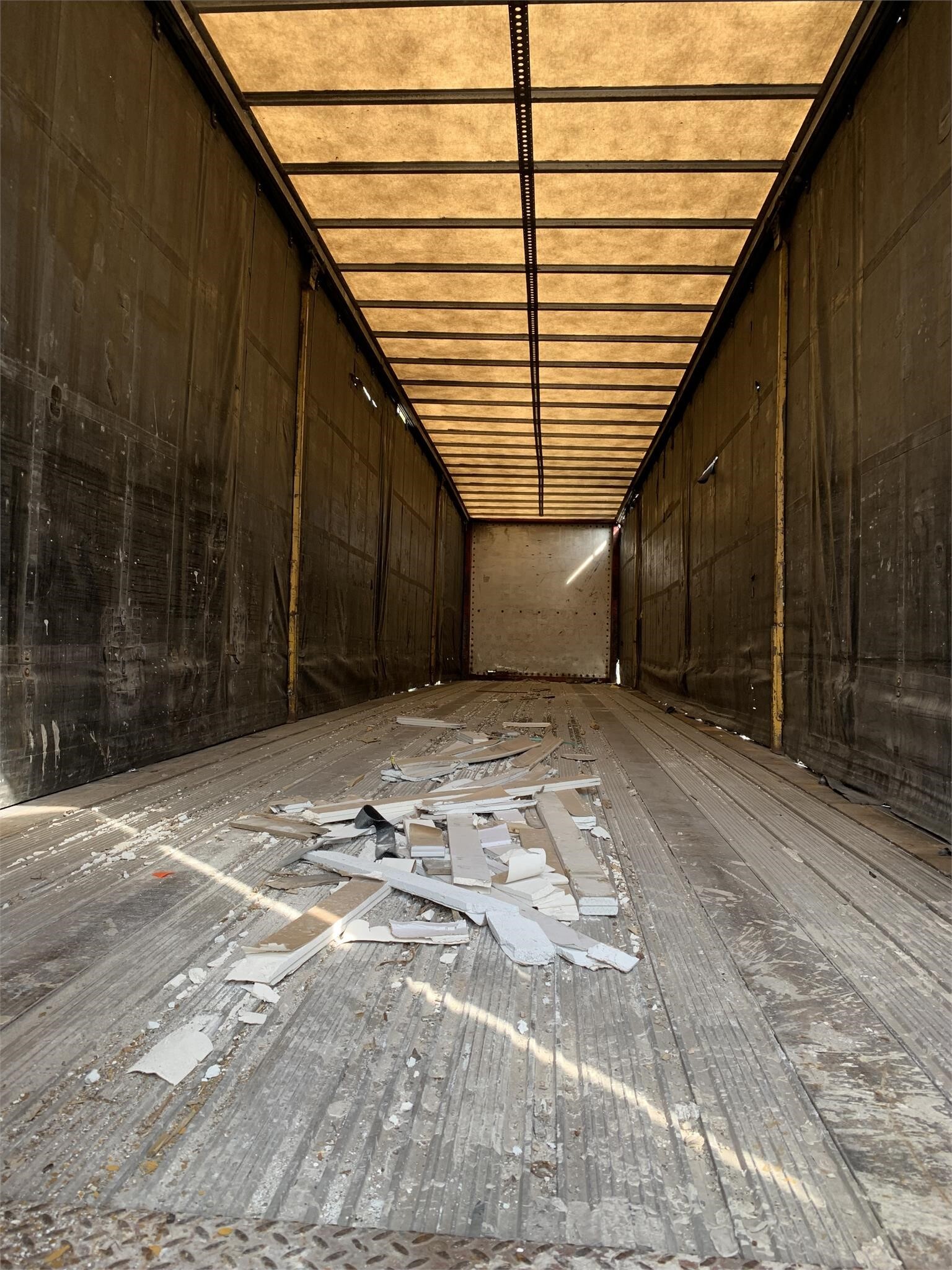 1998 NuVan 53 FT CURTAIN SIDE Box Trucks/Trailer