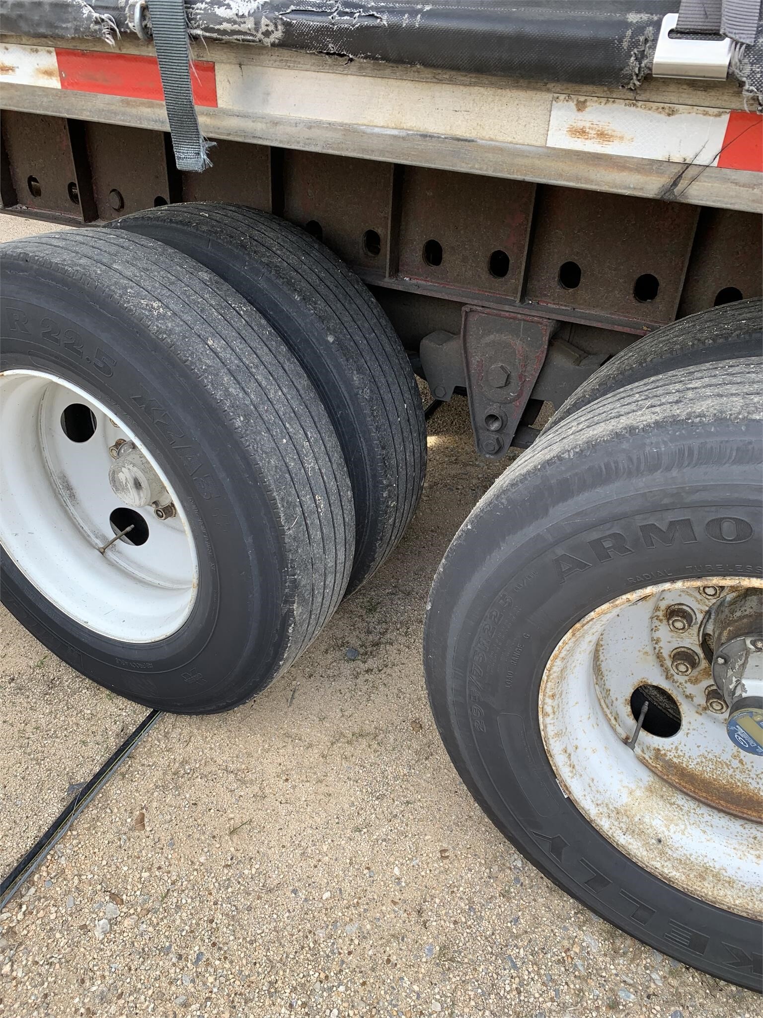 1998 NuVan 53 FT CURTAIN SIDE Box Trucks/Trailer