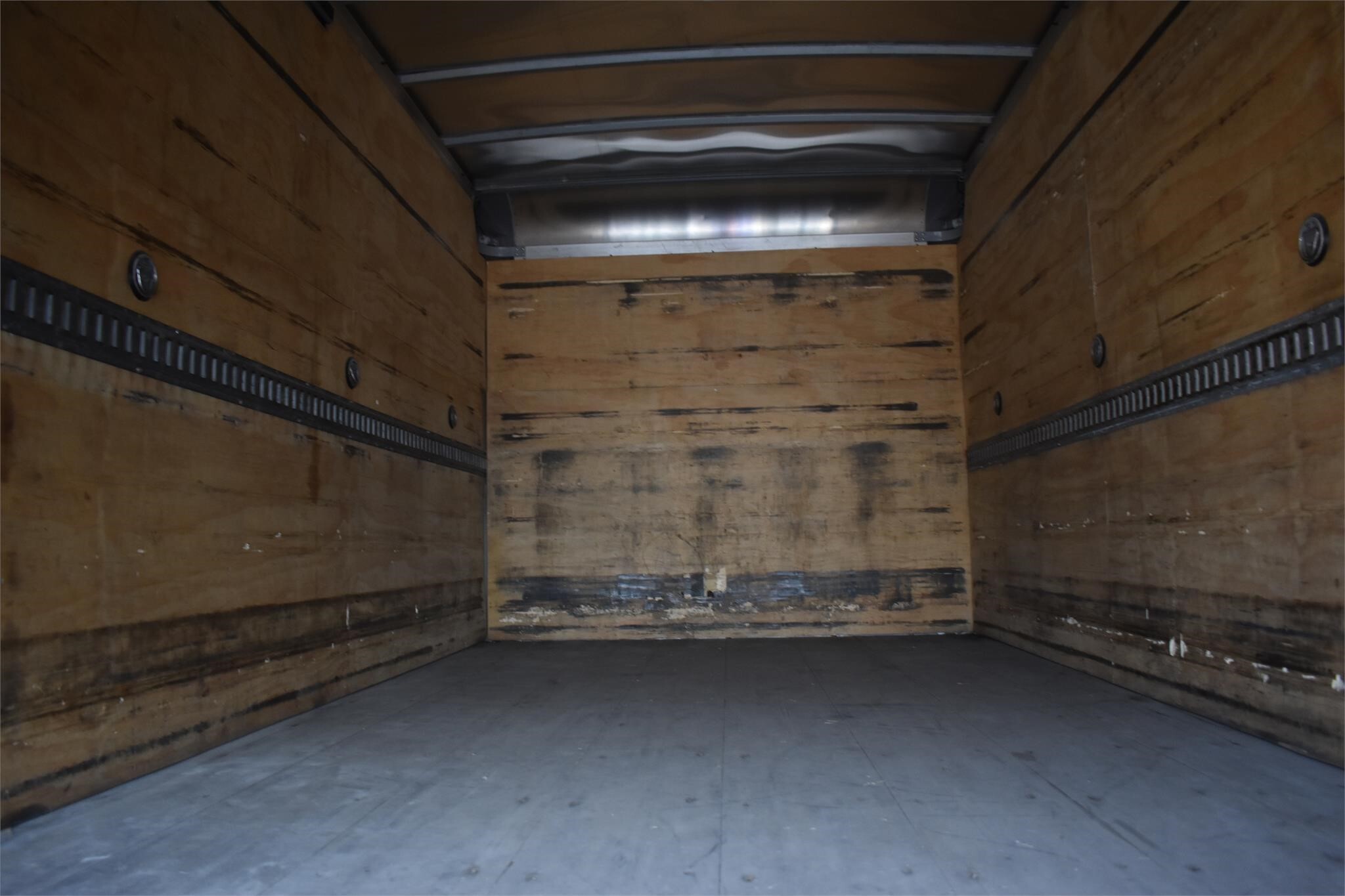 2015 Isuzu NPR XD Box Trucks/Trailer