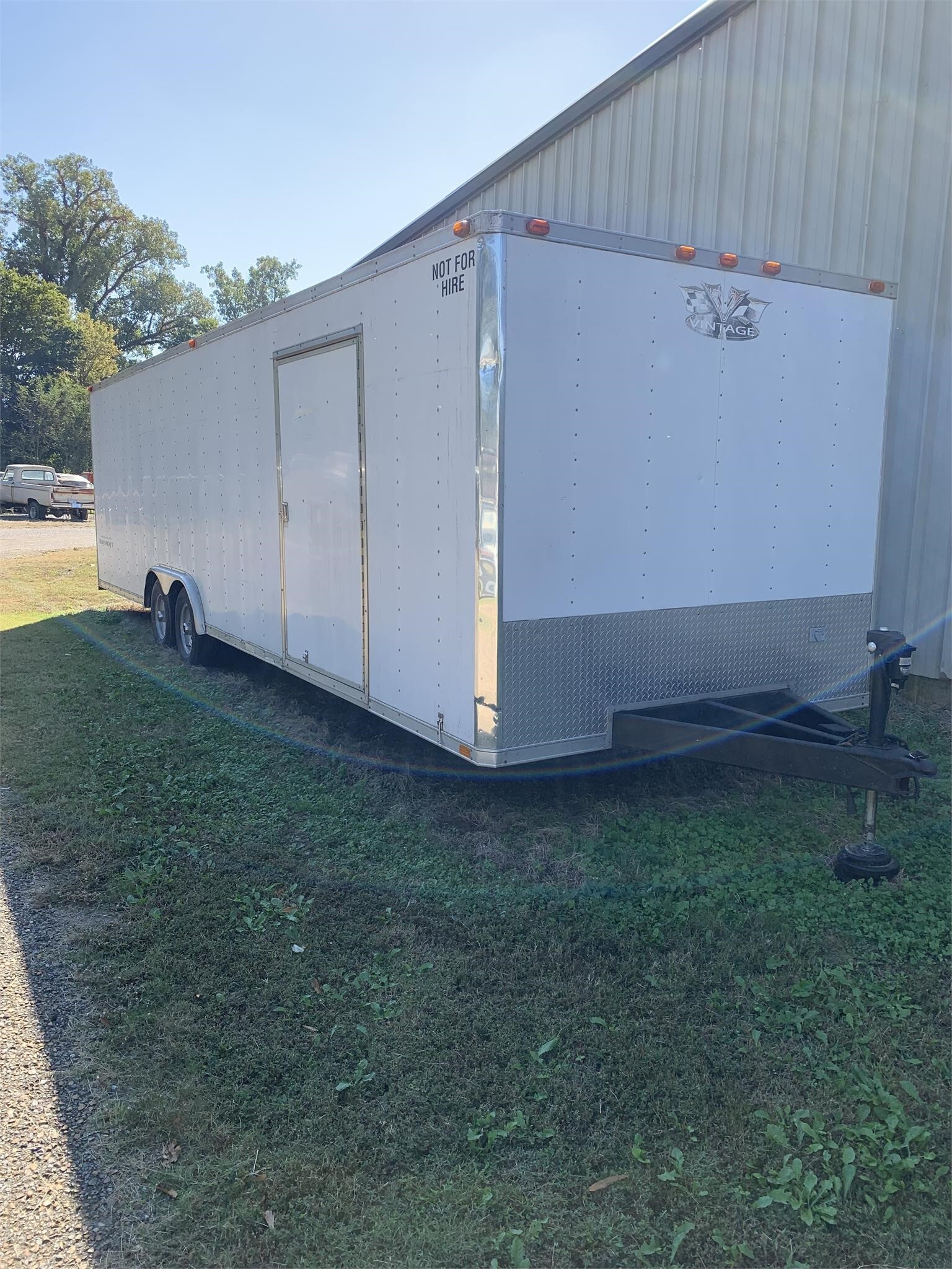 2006 VINTAGE TRAILERS 28 FT CAR TRAILER Box Trucks/Trailer
