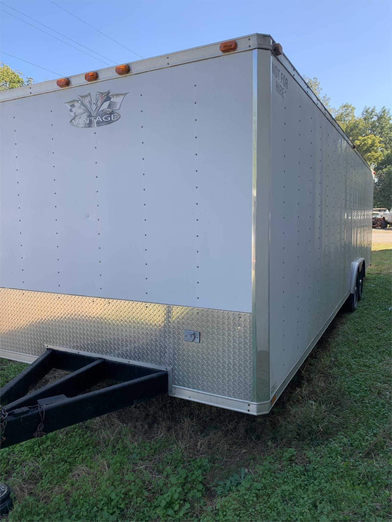 2006 VINTAGE TRAILERS 28 FT CAR TRAILER Box Trucks/Trailer