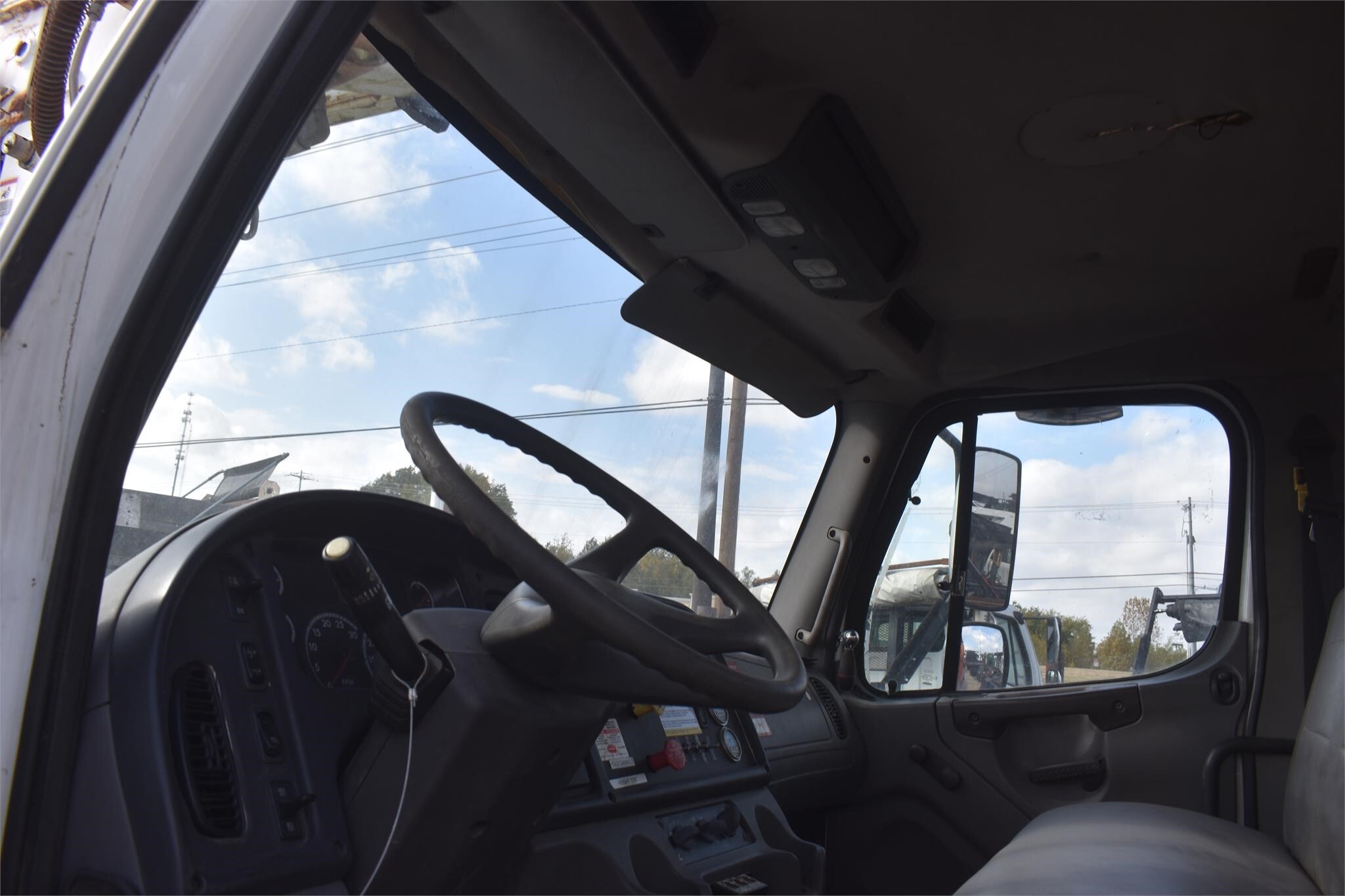 2004 Altec D945B Crane