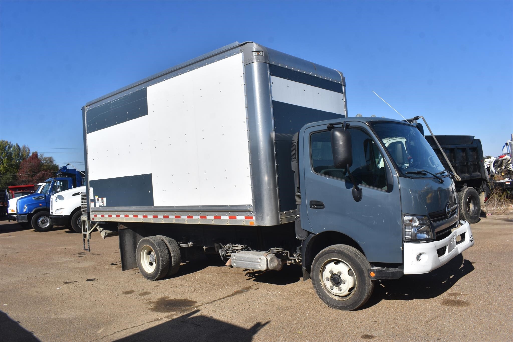 2020 Hino 195 Box Trucks/Trailer