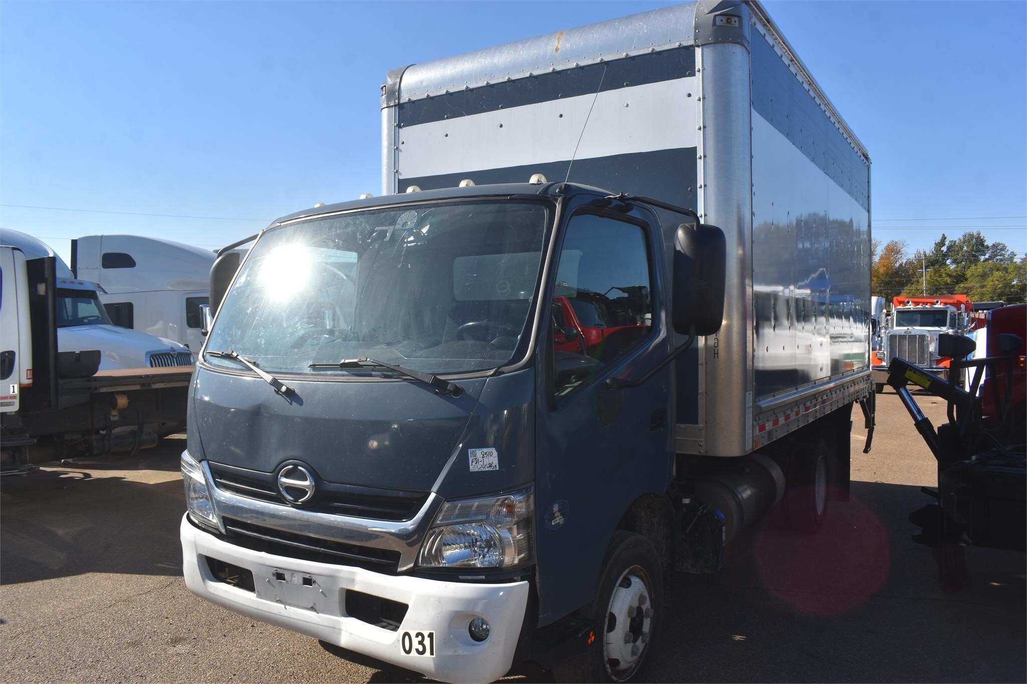 2020 Hino 195 Box Trucks/Trailer