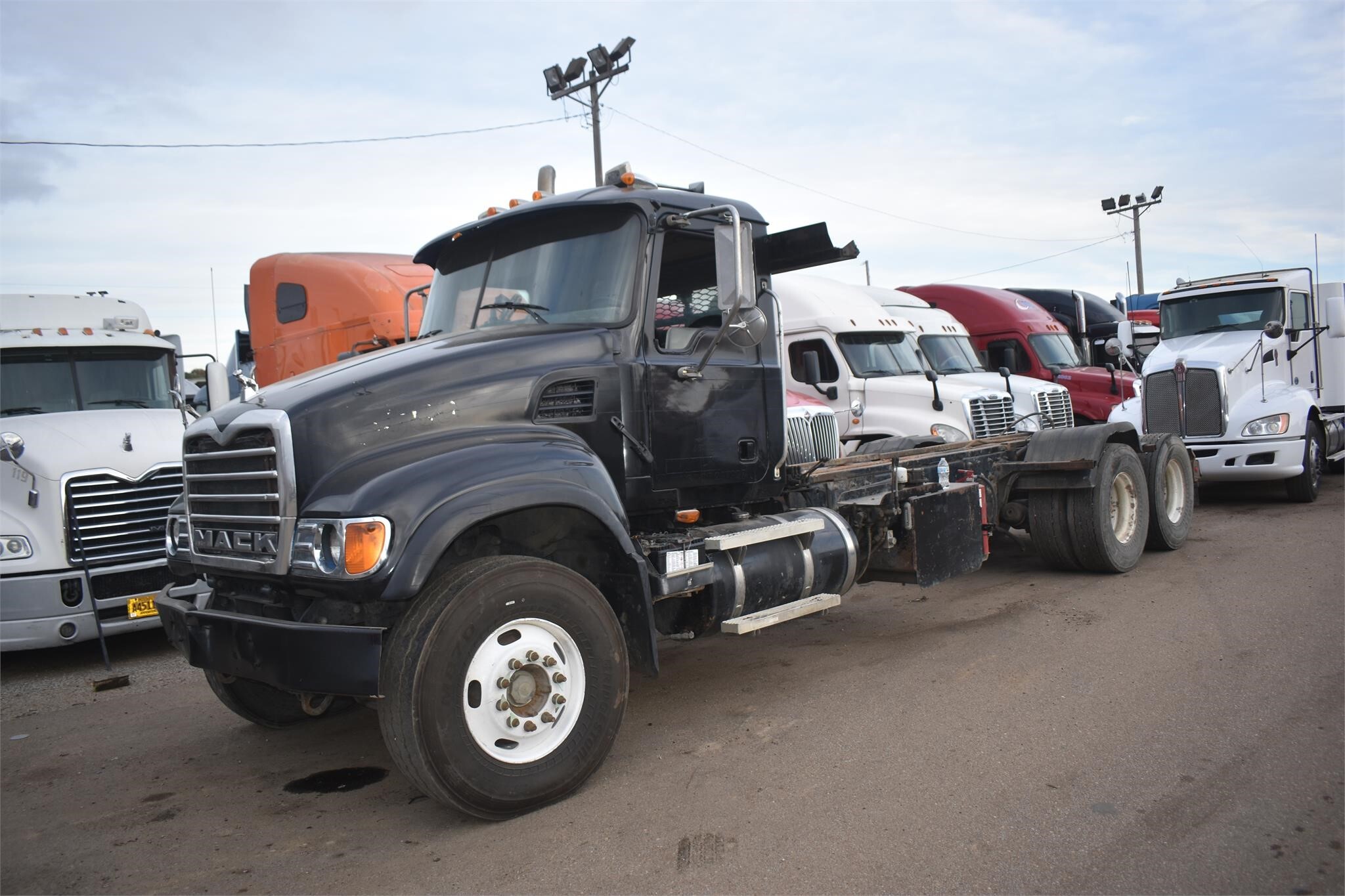 2005 Mack Granite CV713 Dump Trucks/Trailer
