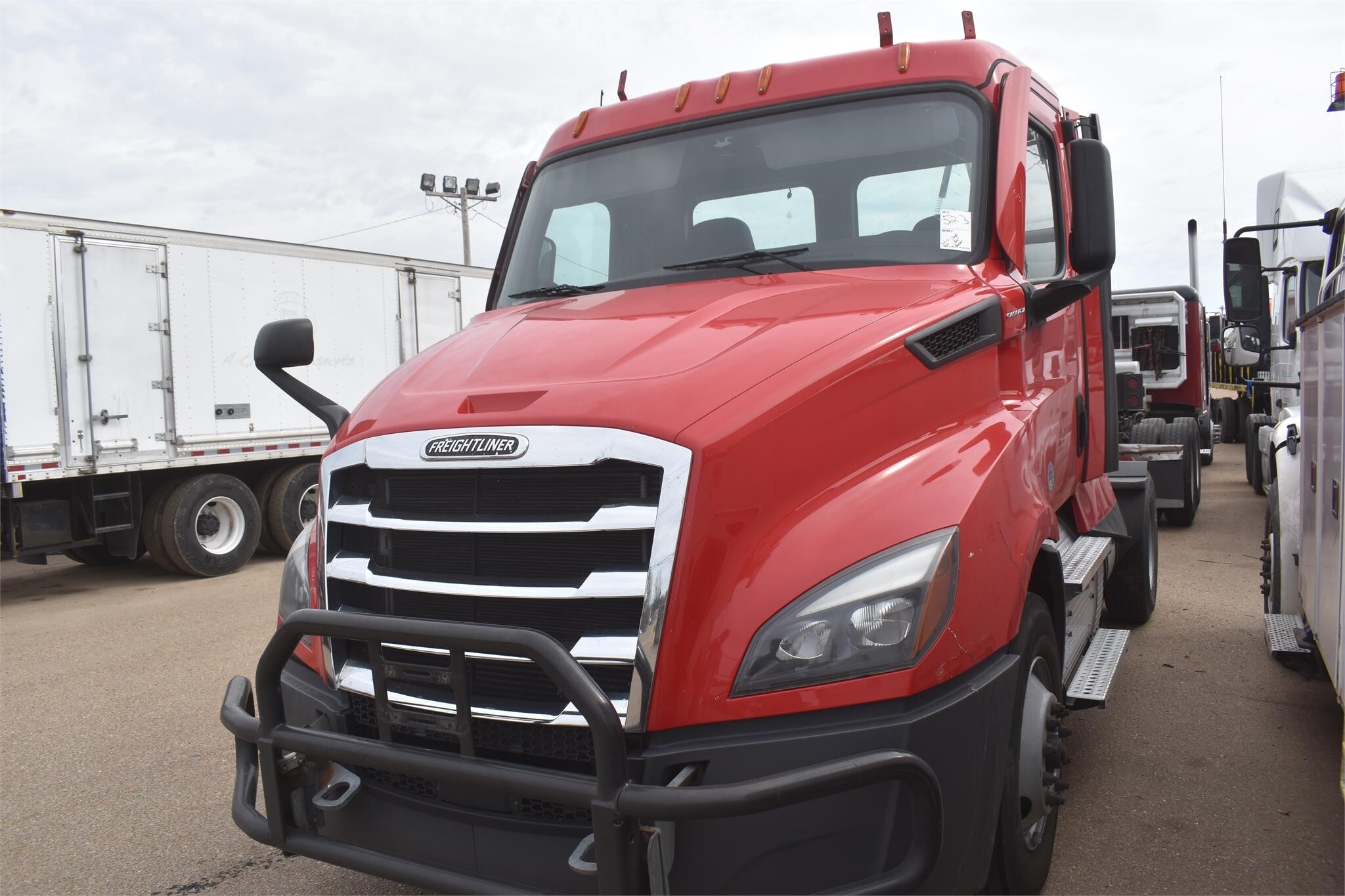 2021 Freightliner CASCADIA 116 Semi Trucks/Trailer