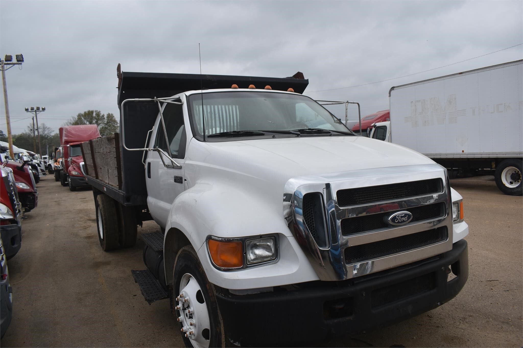 2004 Ford F-650 Pickup