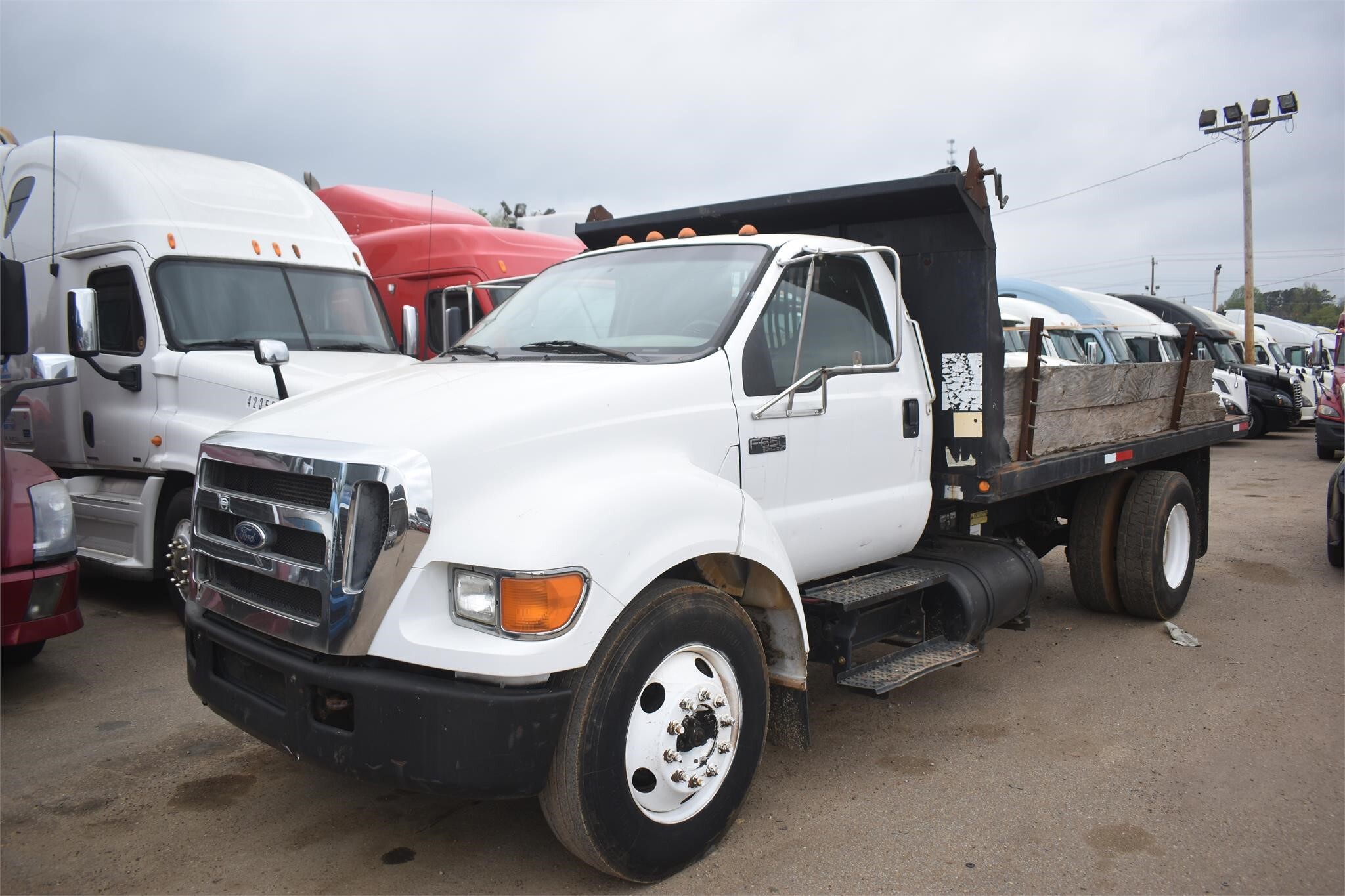 2004 Ford F-650 Pickup
