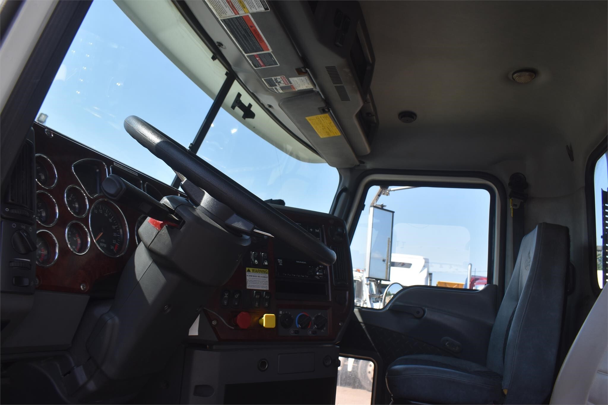 2017 Mack PINNACLE CXU613 Semi Trucks/Trailer