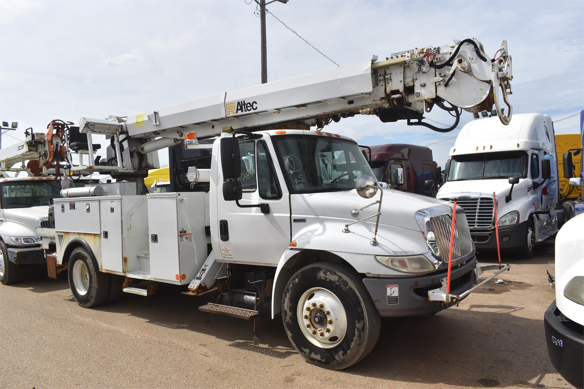 2012 Altec DM47T Crane
