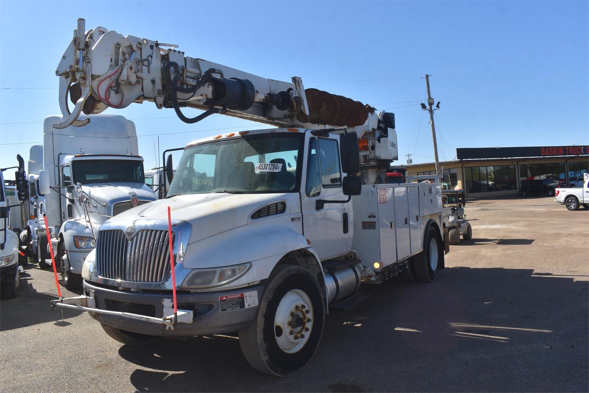 2012 Altec DM47T Crane