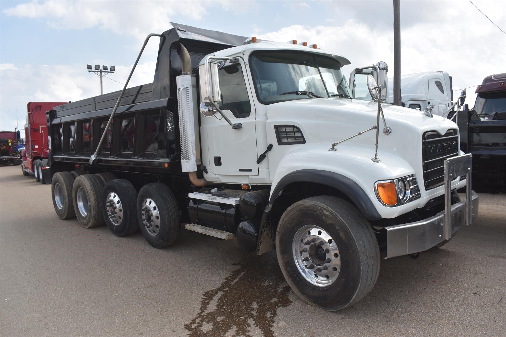 2007 Mack Granite CV713 Dump Trucks/Trailer