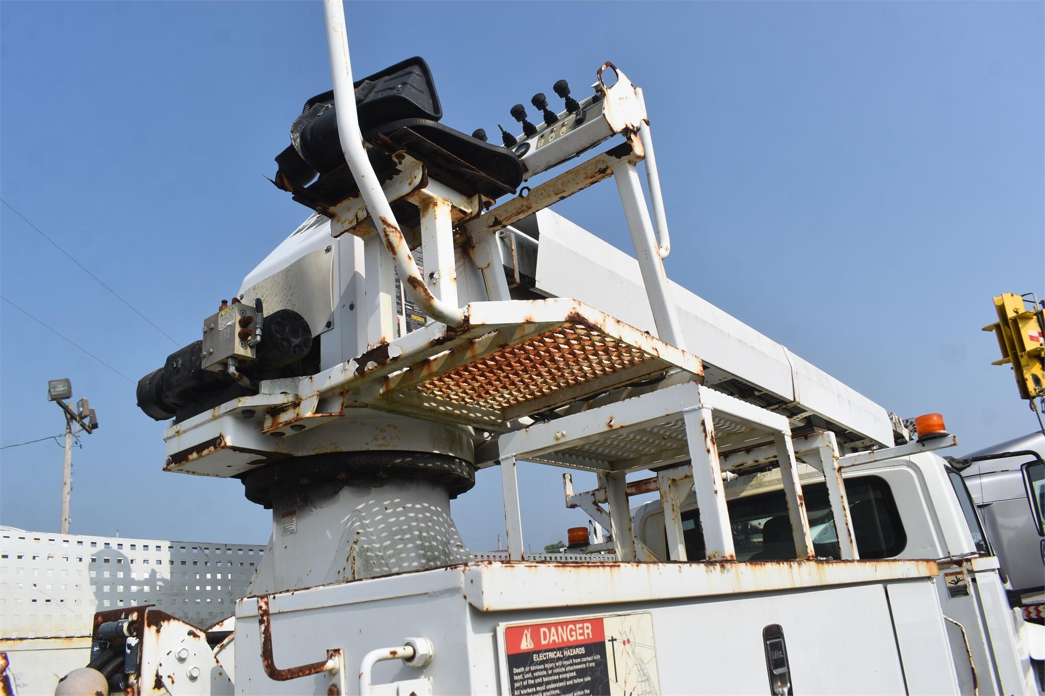 2011 Altec DM47TR Crane