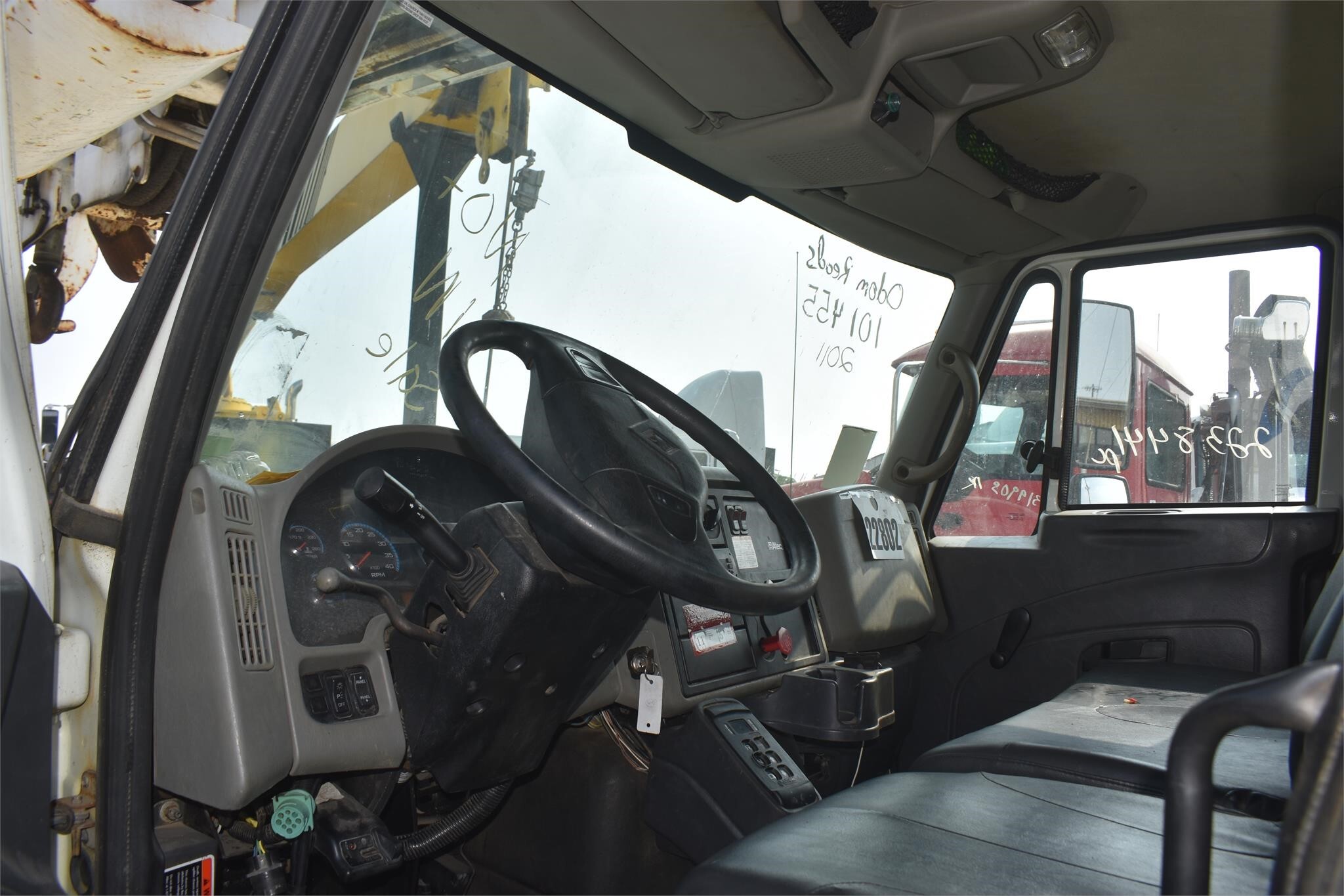 2011 Altec DM47TR Crane