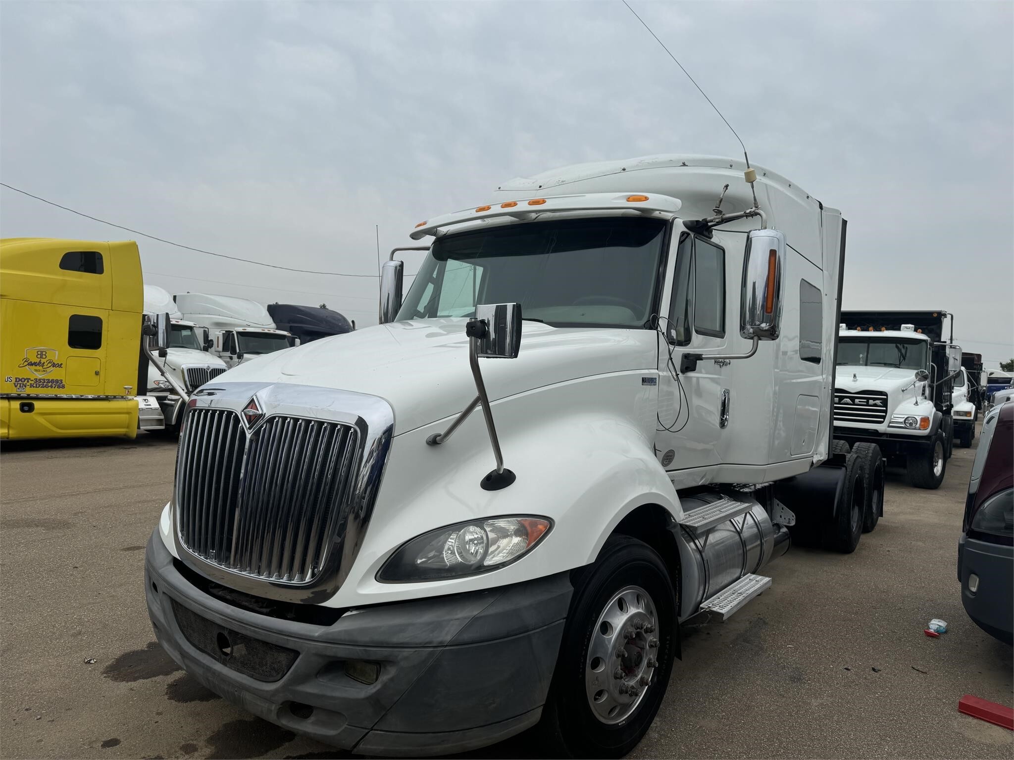 2013 International ProStar Semi Trucks/Trailer
