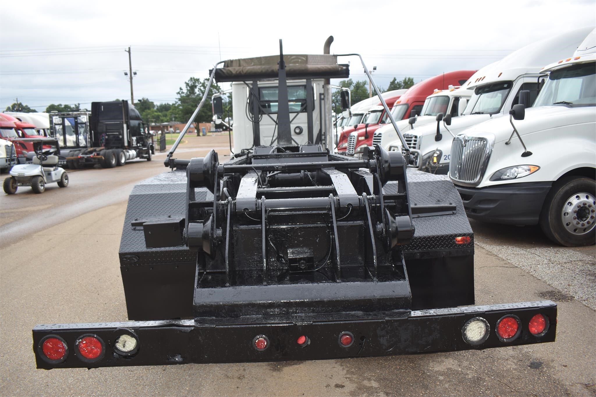 2017 Mack PINNACLE CXU613 Semi Trucks/Trailer